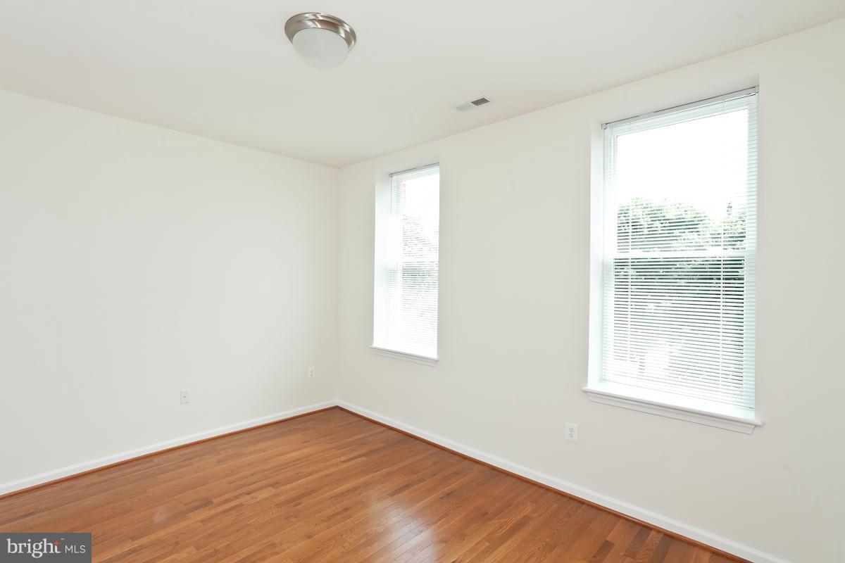 BARCLAY - Residential