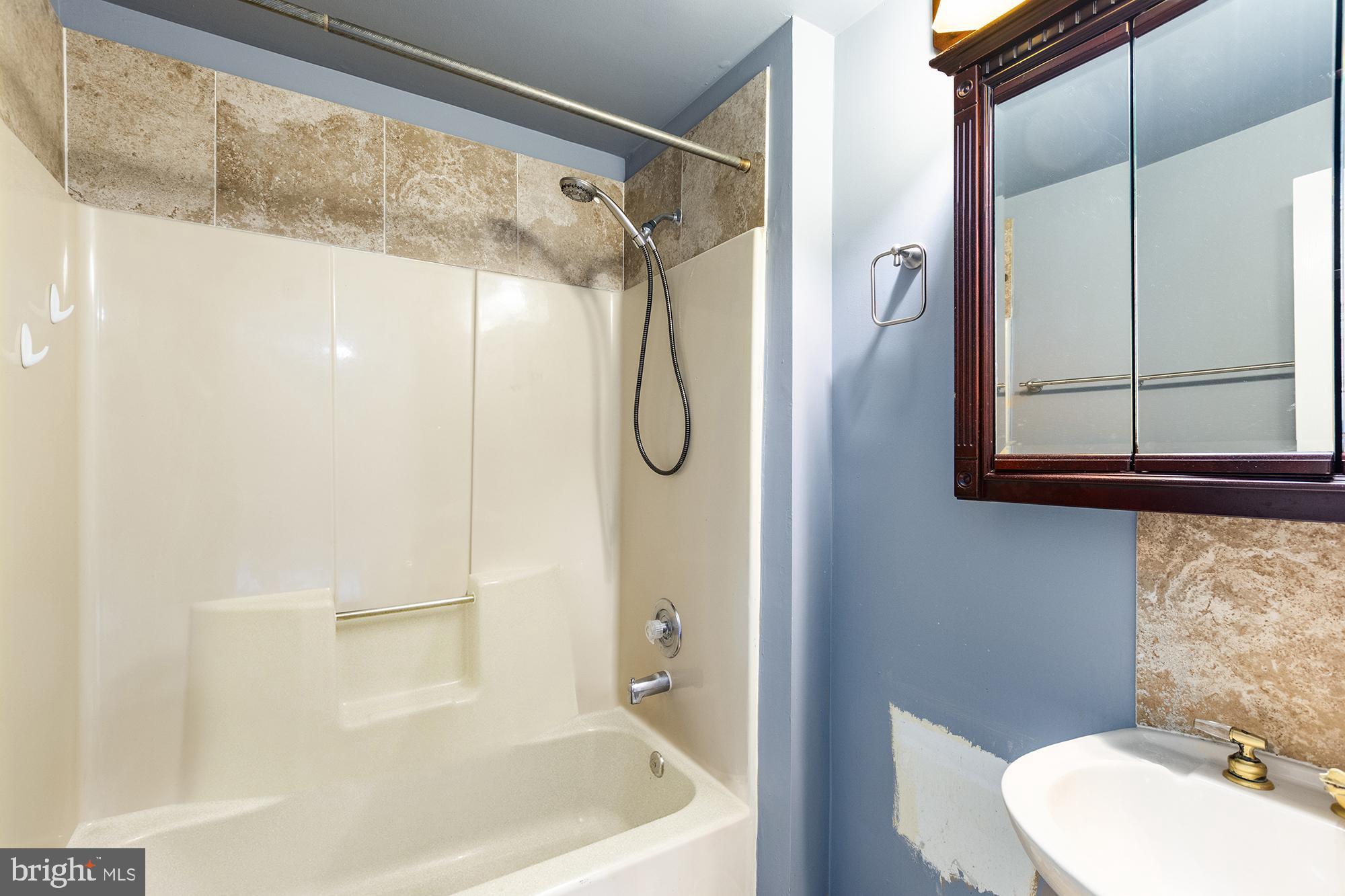 MARINE OAKS VILLAGE - Residential