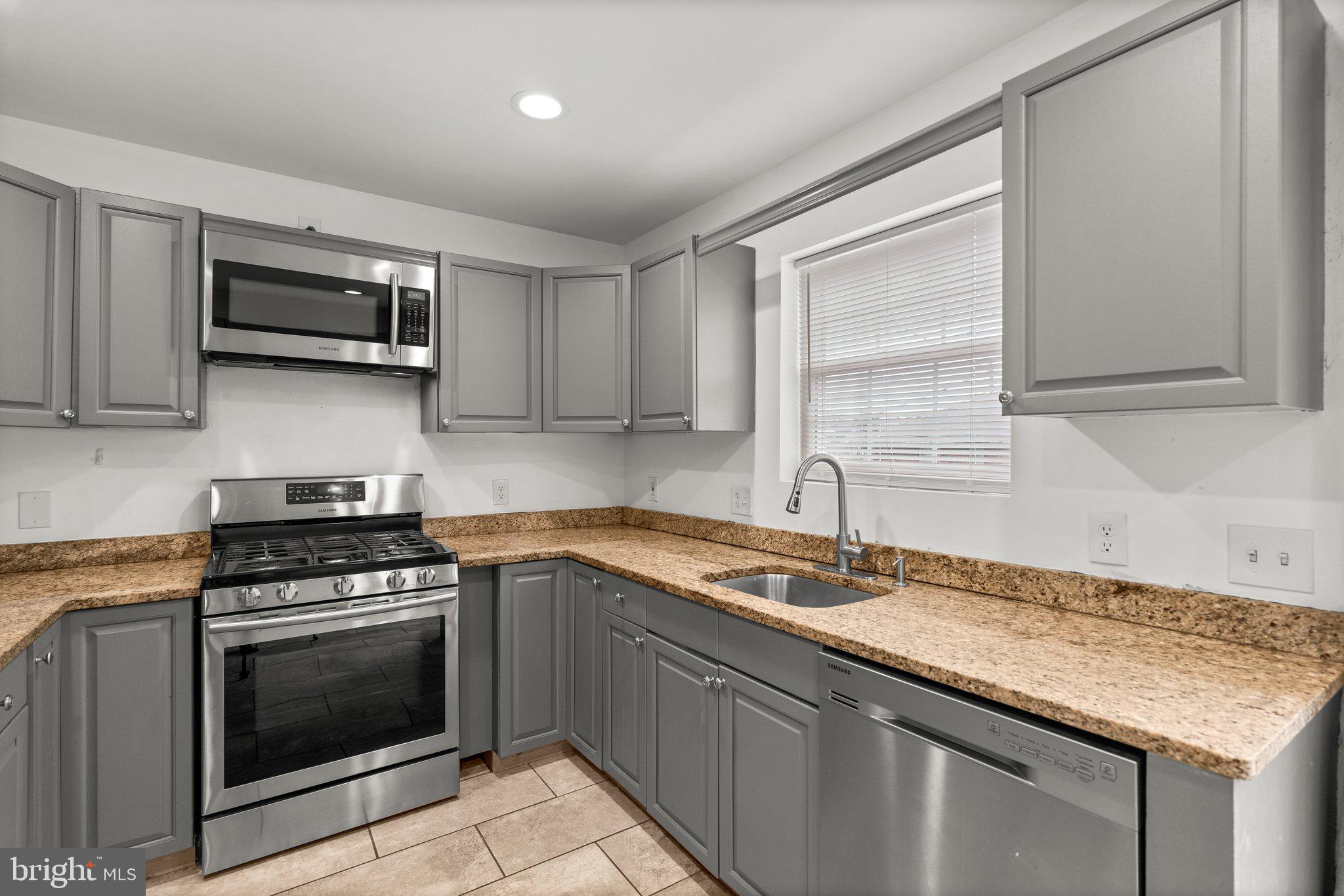 FAIRLAWN - Residential