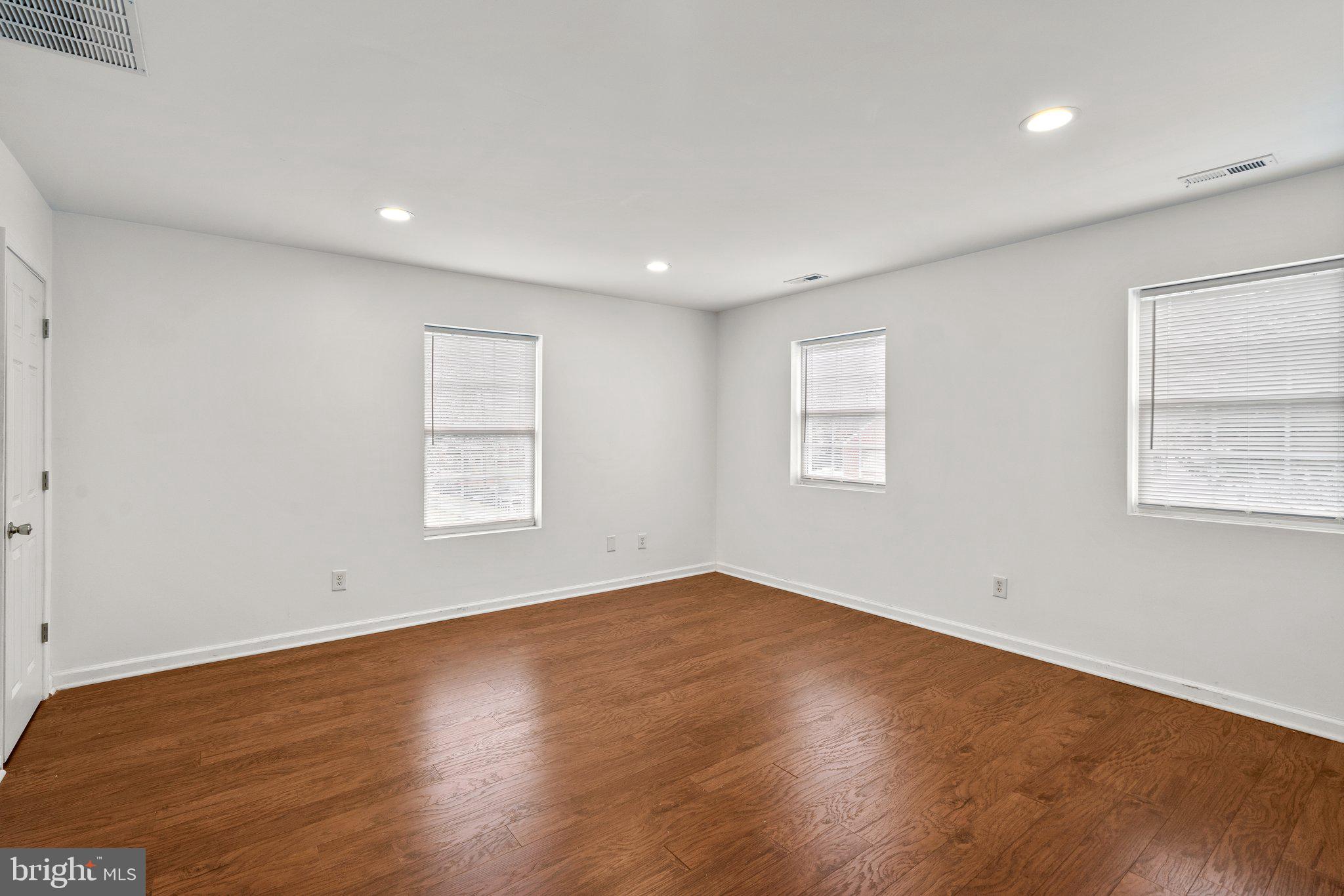 FAIRLAWN - Residential