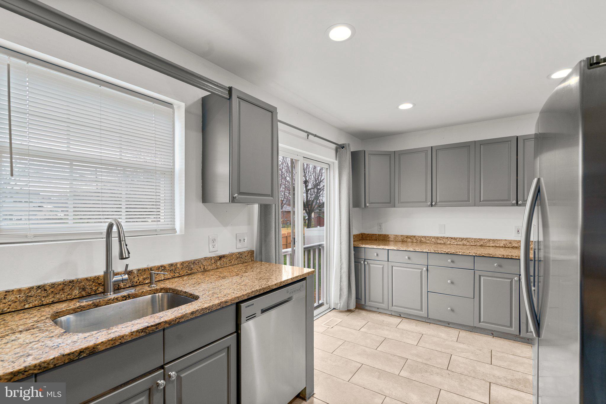 FAIRLAWN - Residential