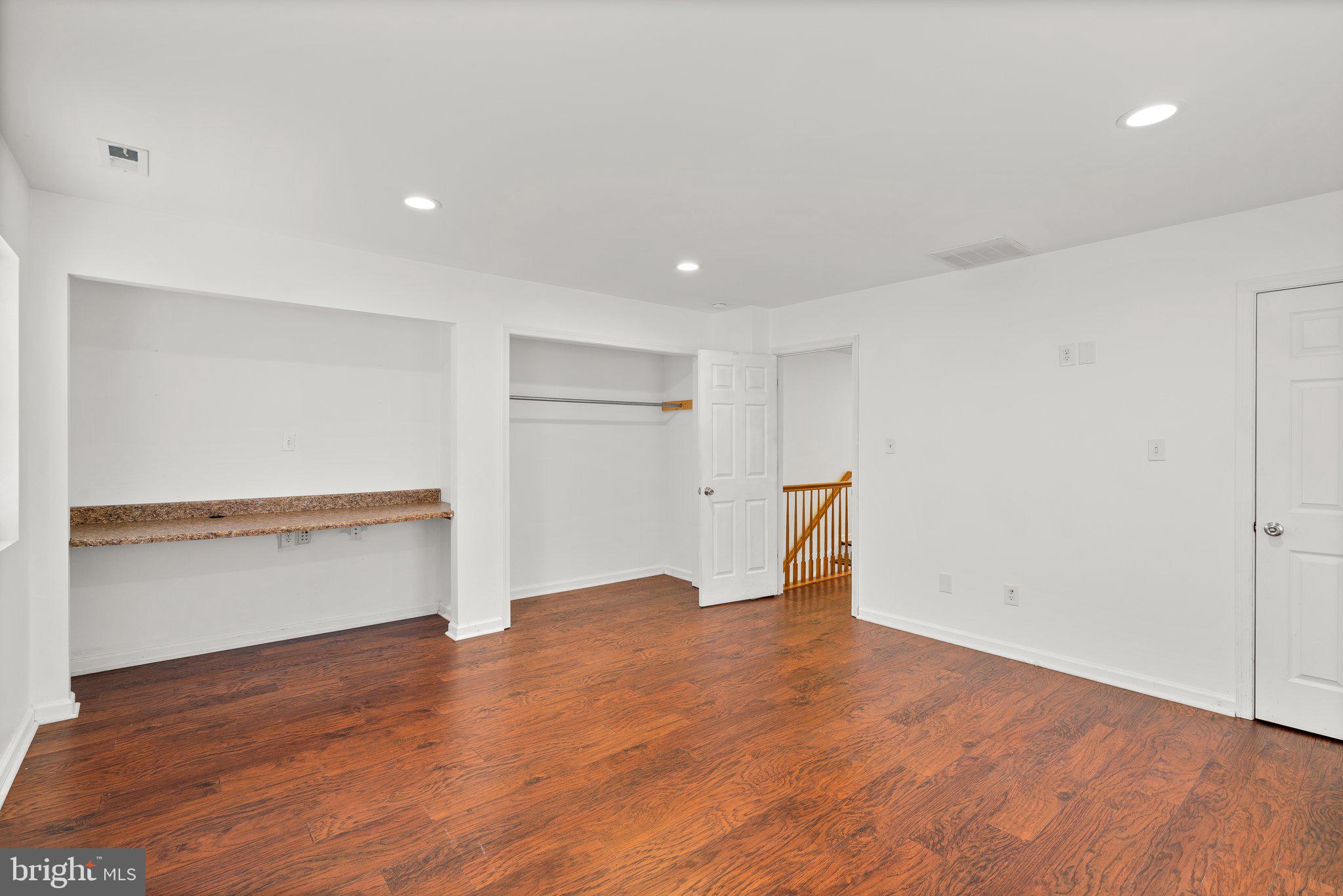 FAIRLAWN - Residential