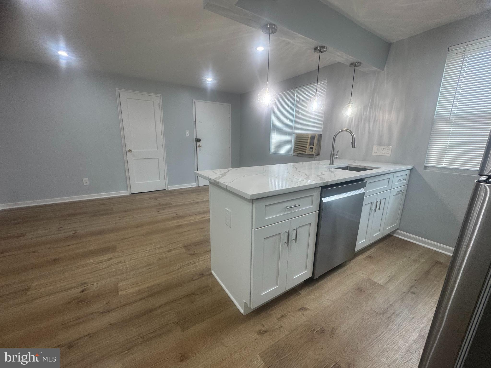 133 S COURTHOUSE ROAD 8
