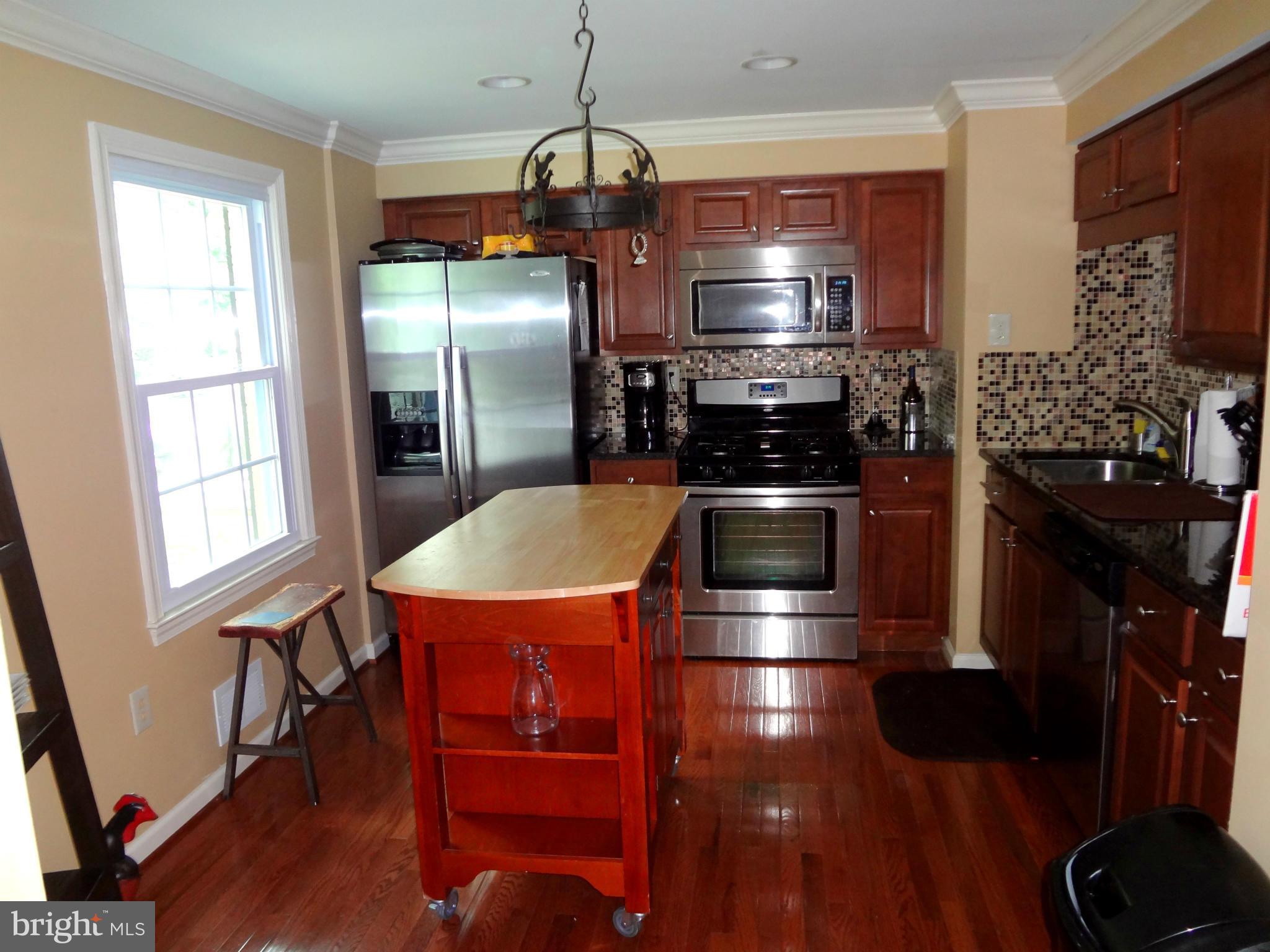 PINEWOOD LAKE - Residential