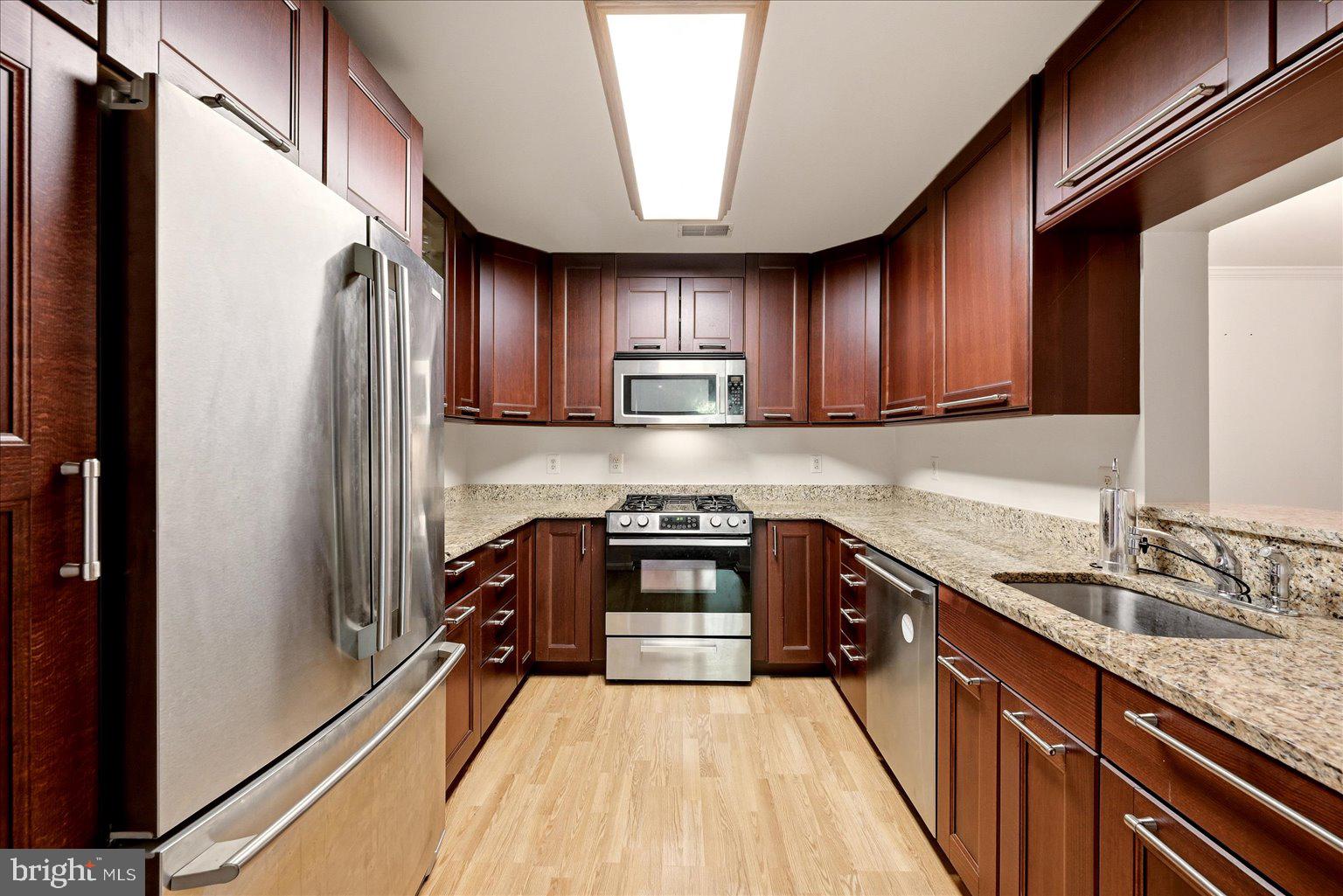1037 GARDENVIEW LOOP 401