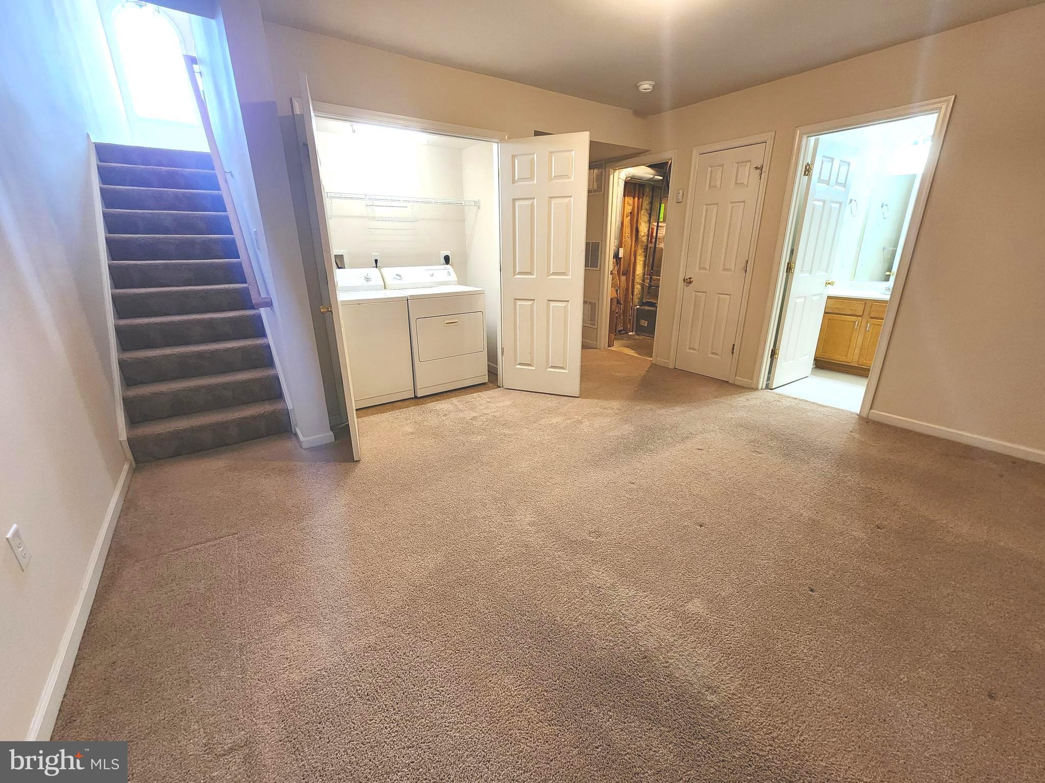 CARRIAGE HILL - Residential