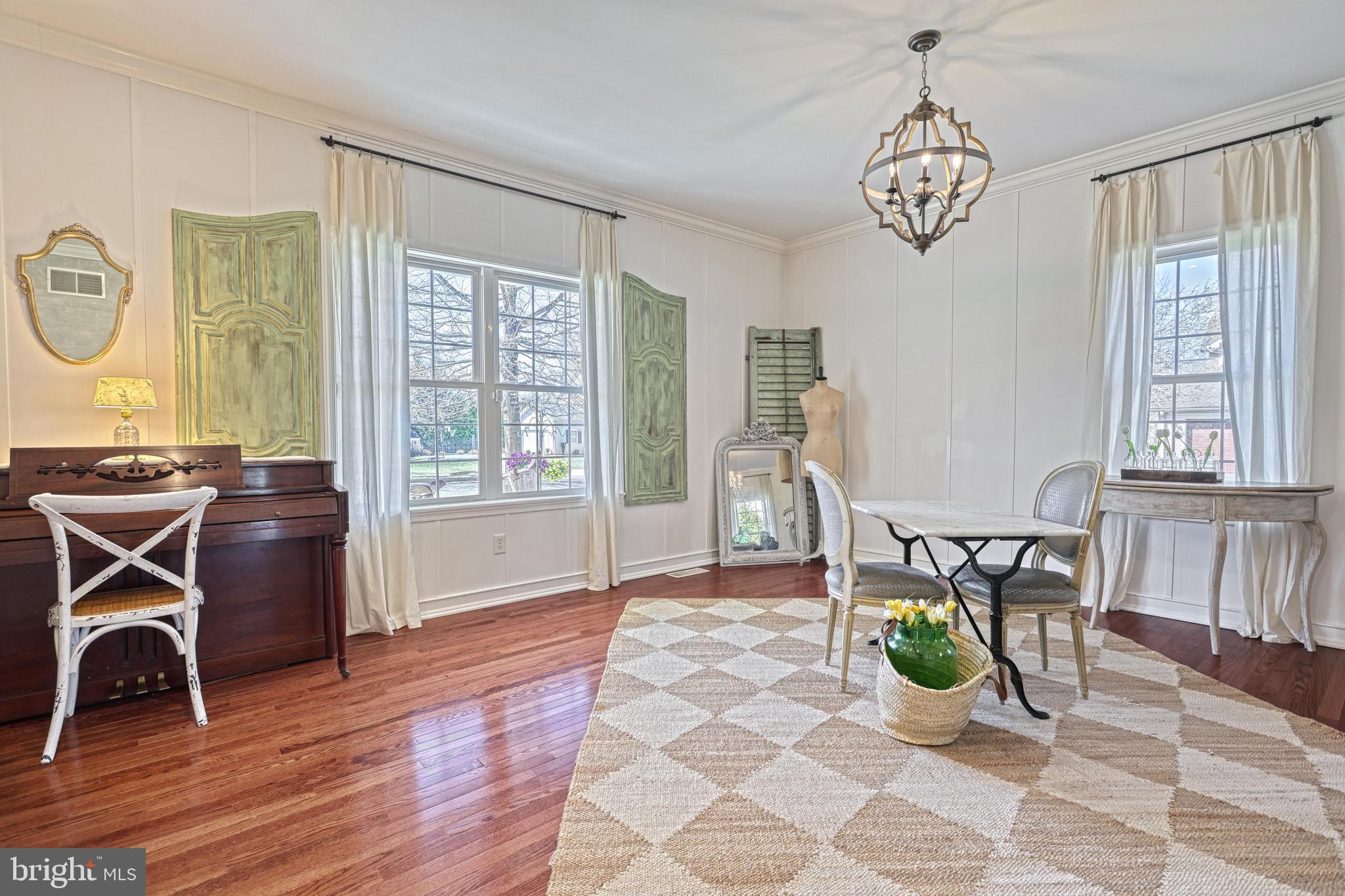 MISTY MEADOWS - Residential