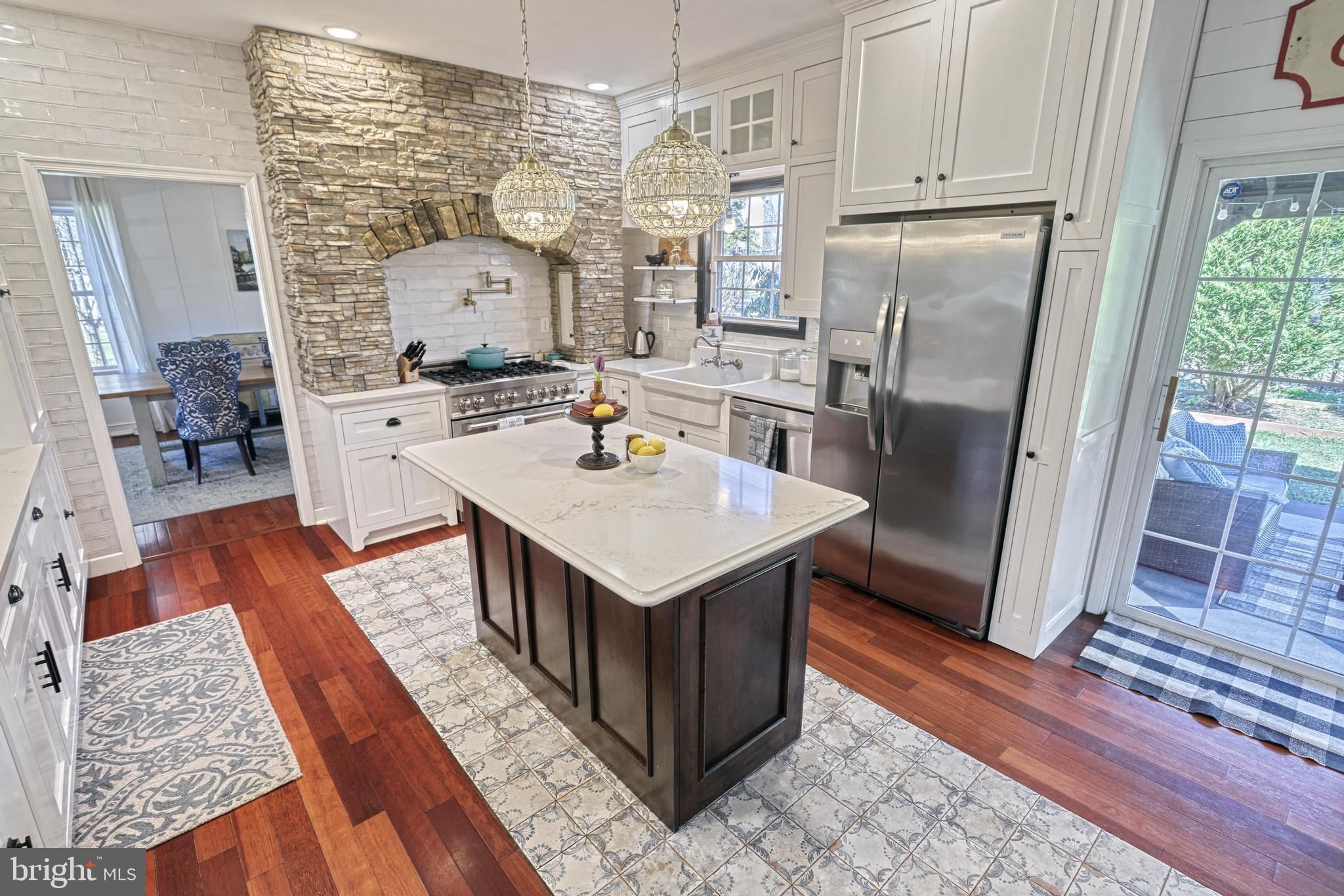 MISTY MEADOWS - Residential