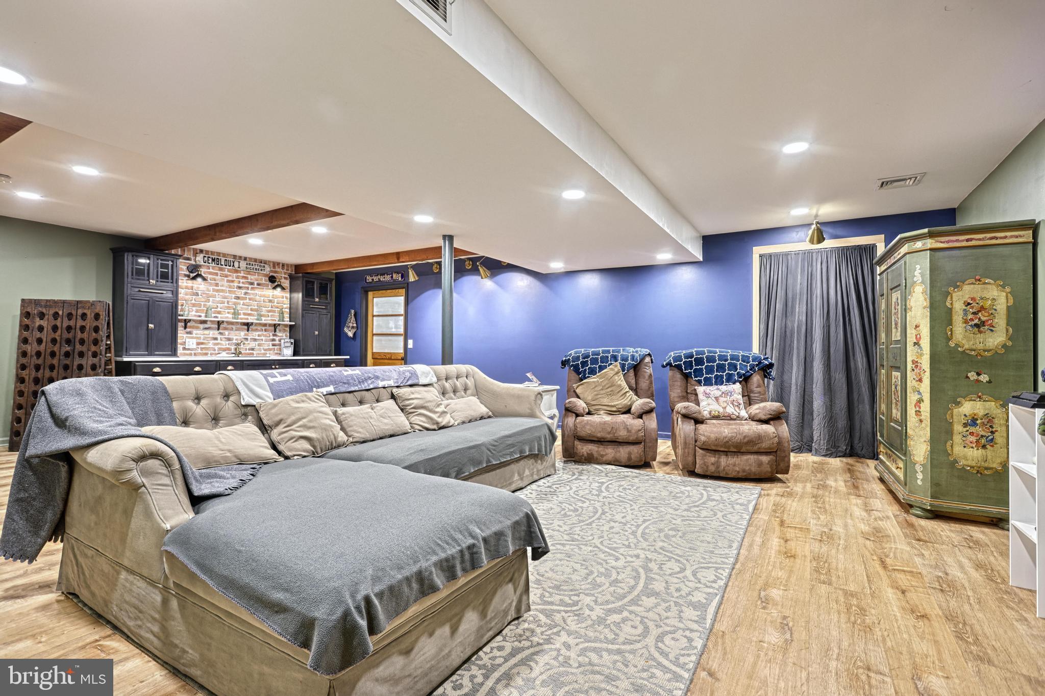 MISTY MEADOWS - Residential