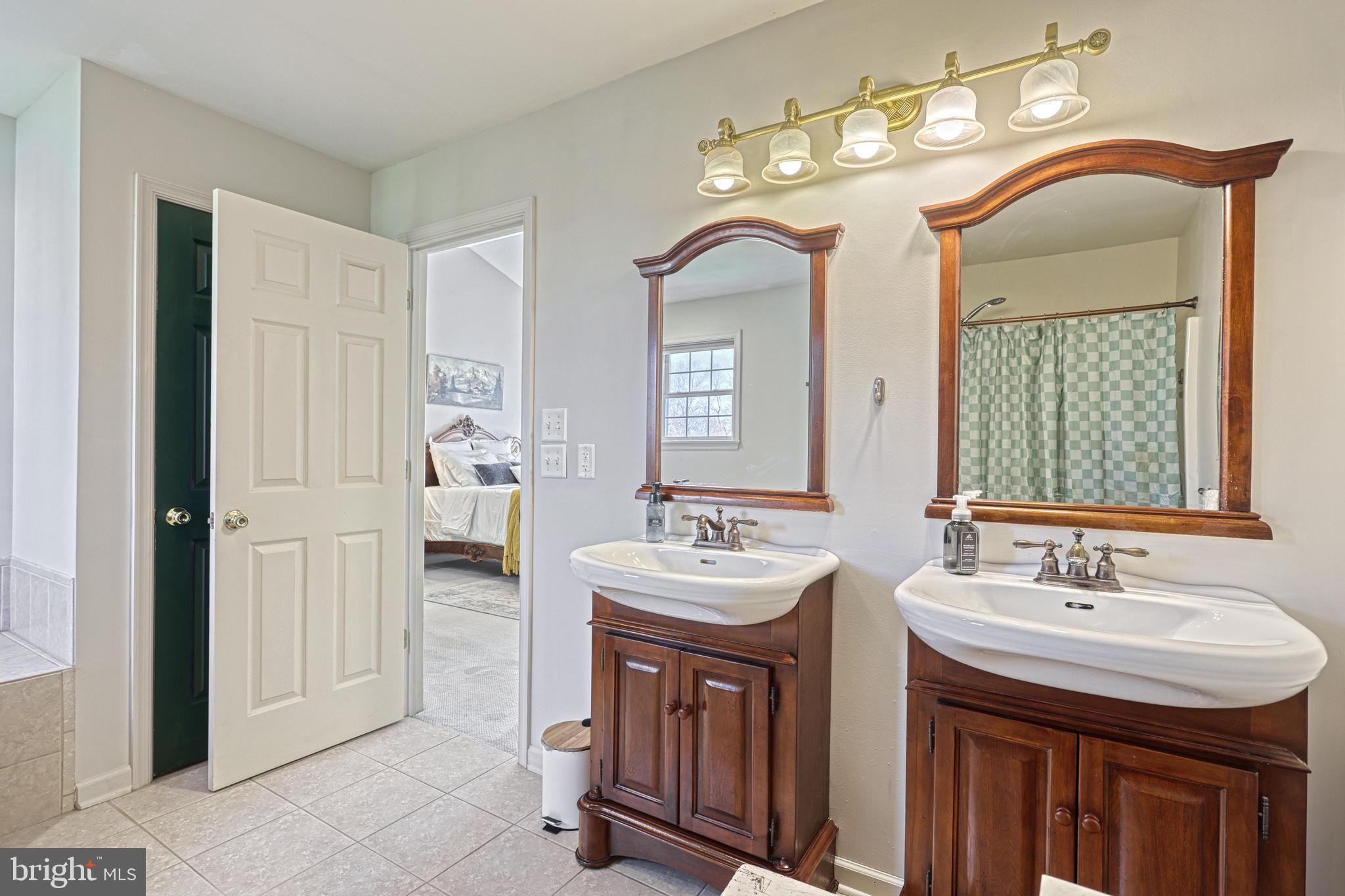 MISTY MEADOWS - Residential