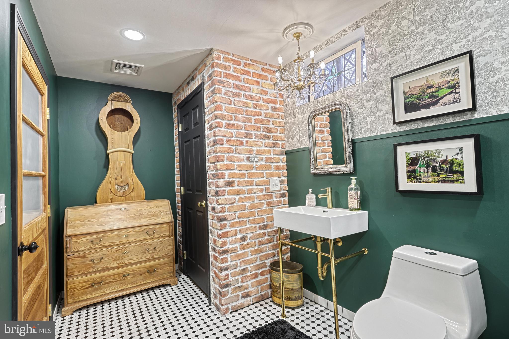 MISTY MEADOWS - Residential