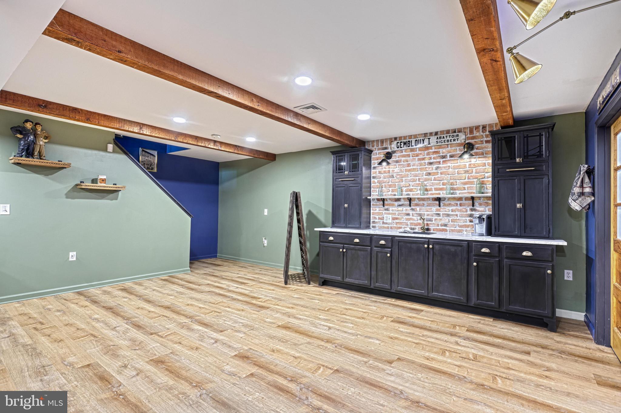 MISTY MEADOWS - Residential