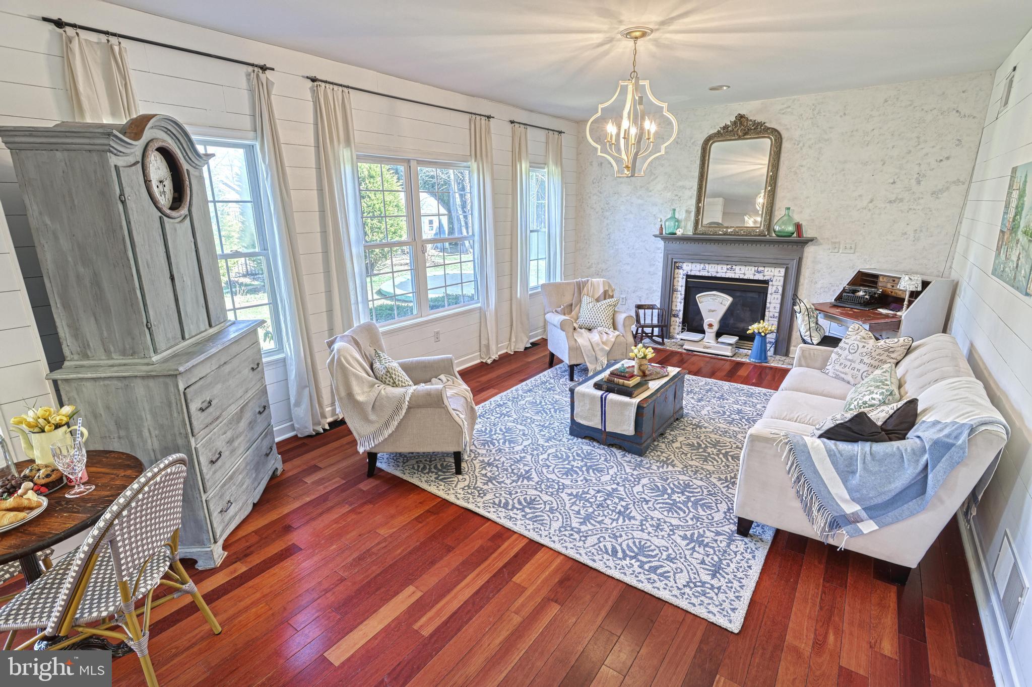 MISTY MEADOWS - Residential