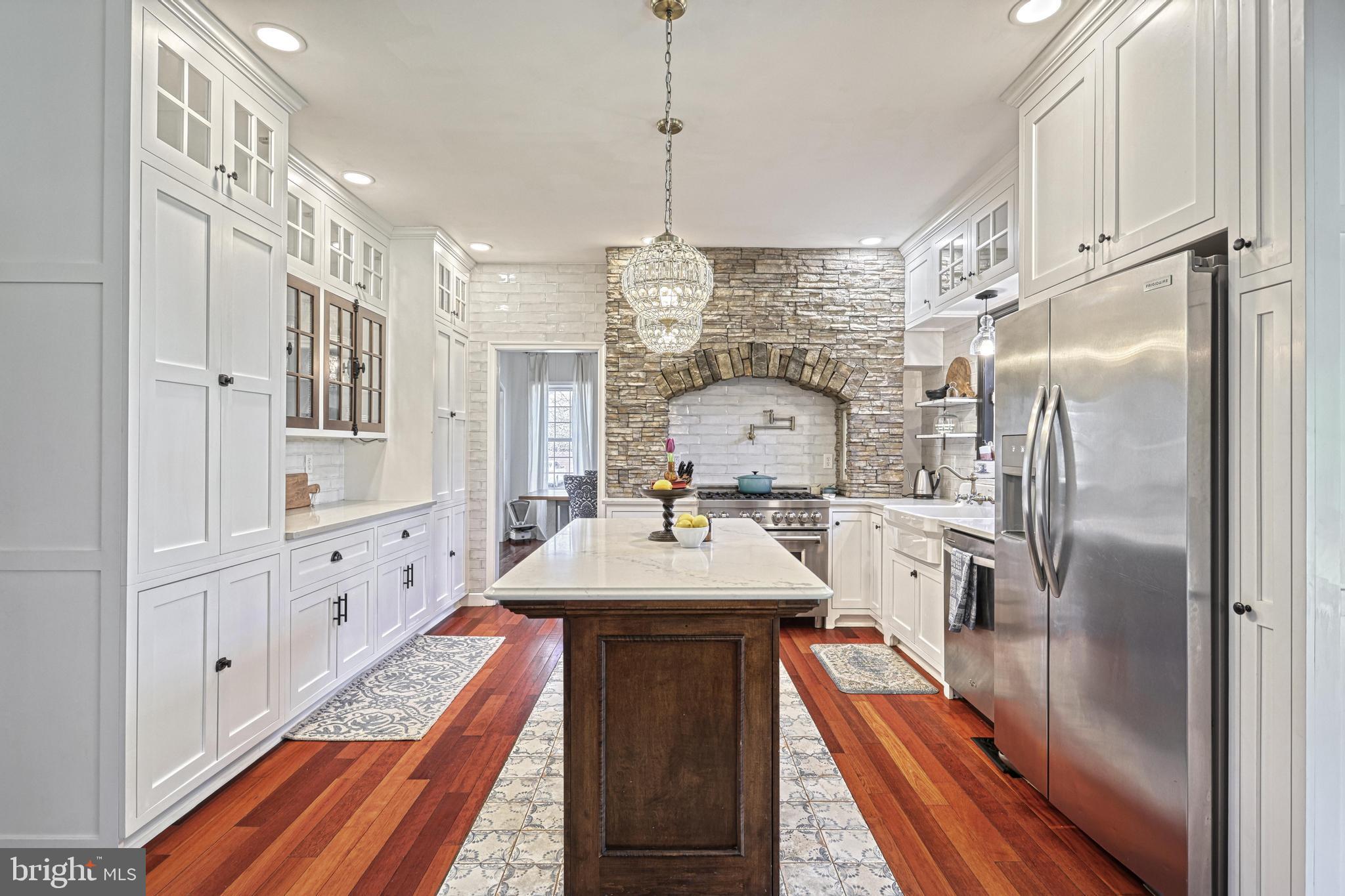 MISTY MEADOWS - Residential