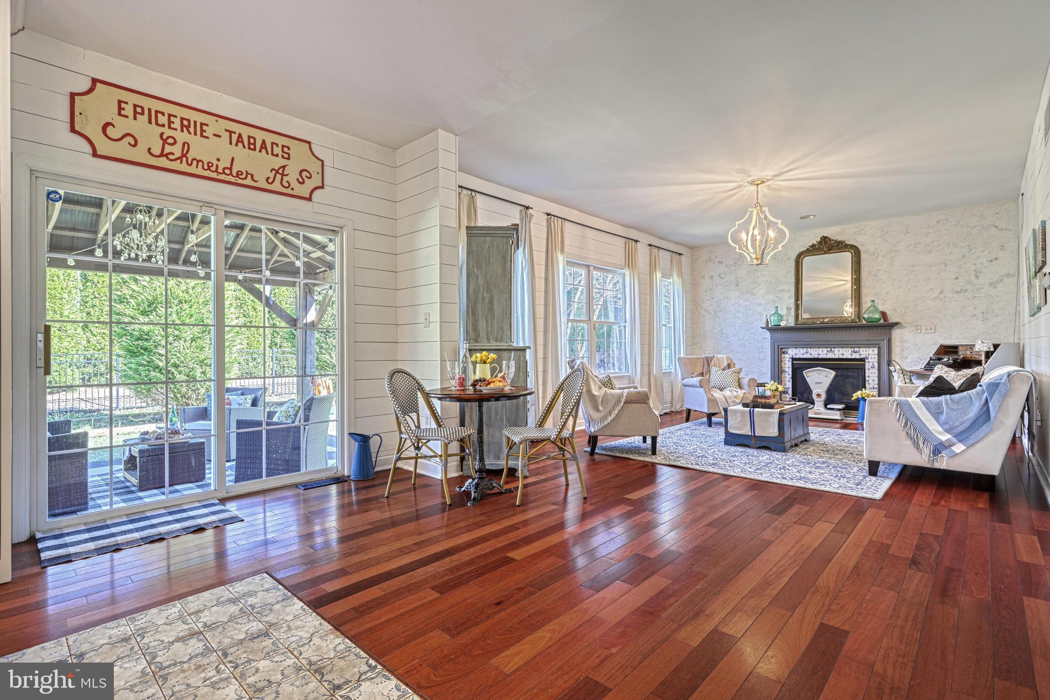 MISTY MEADOWS - Residential