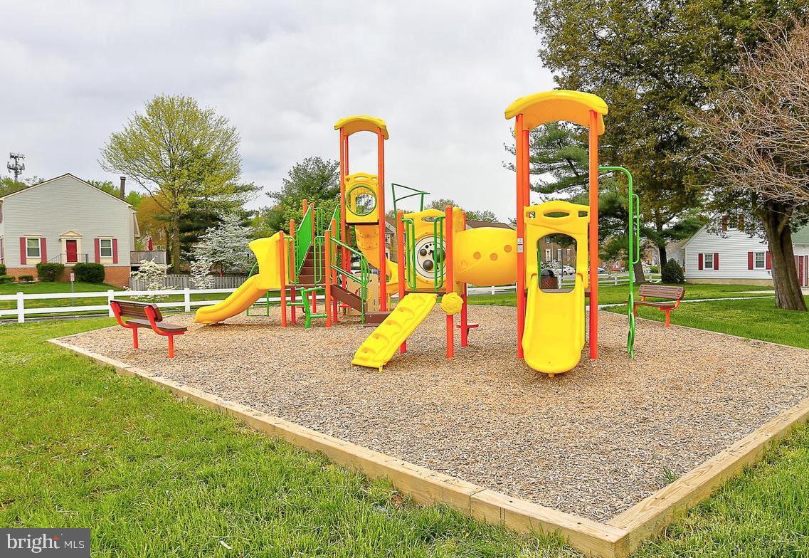 ELIZABETHS LANDING - Residential