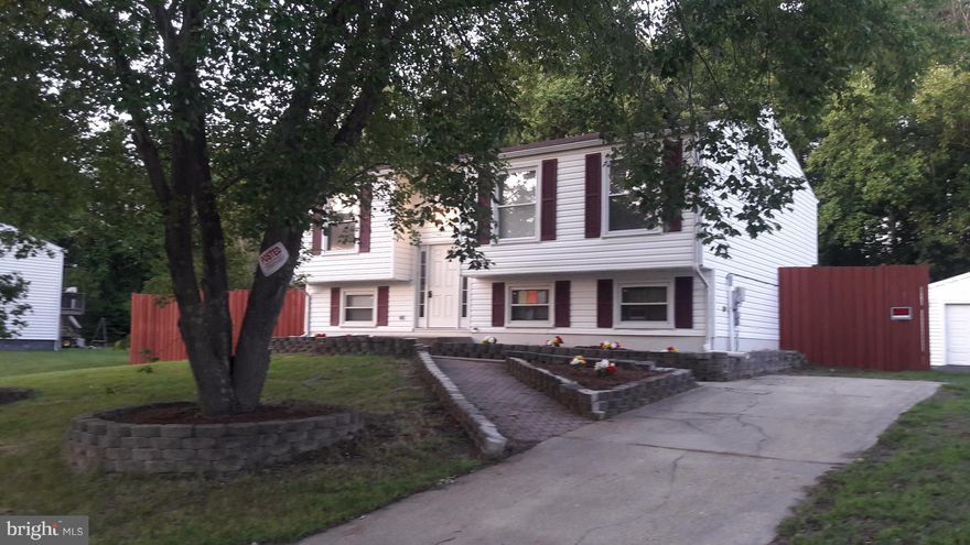 NICE SPLIT FOYER  WITH-TWO LEVEL-FULLY FINISH RENOVATED IN 2017- FOUR BEDROOM 3 BATHS(2  MASTER BEDROOMS)NEW FULL BATH - JACUZZI TUB ,NEW STAINLESS APPLIANCES, NEW HEAT PUMP SYSTEM, NEW WATER HEATER- NEW WASHER AND DRYER- NEW CARPET, HARD WOOD FLOOR- -2  16 X 24 ATTACHED GARAGE W ELECTRIC SERV- 2 SHED STORAGE -HUGE DECK-FENCED YARD- DRIVEWAY -PANORAMIC VIEW- OVER 1900 SQ LIVING AREA-GOOD LOCATION!