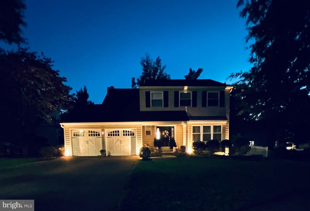 Photo of 2359 Putnam Lane, CROFTON, MD 21114 (MLS # MDAA2130348)