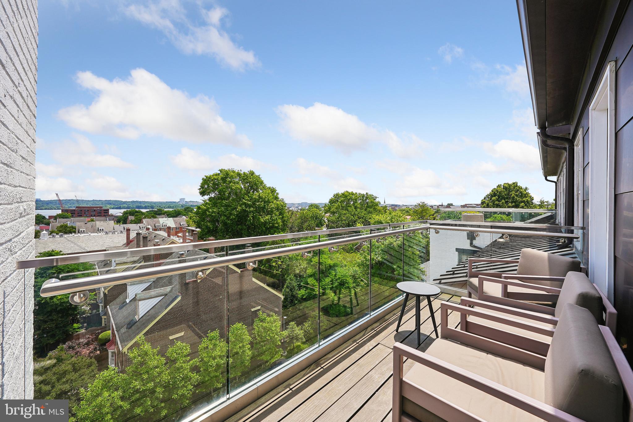 OLD TOWN ALEXANDRIA - Residential