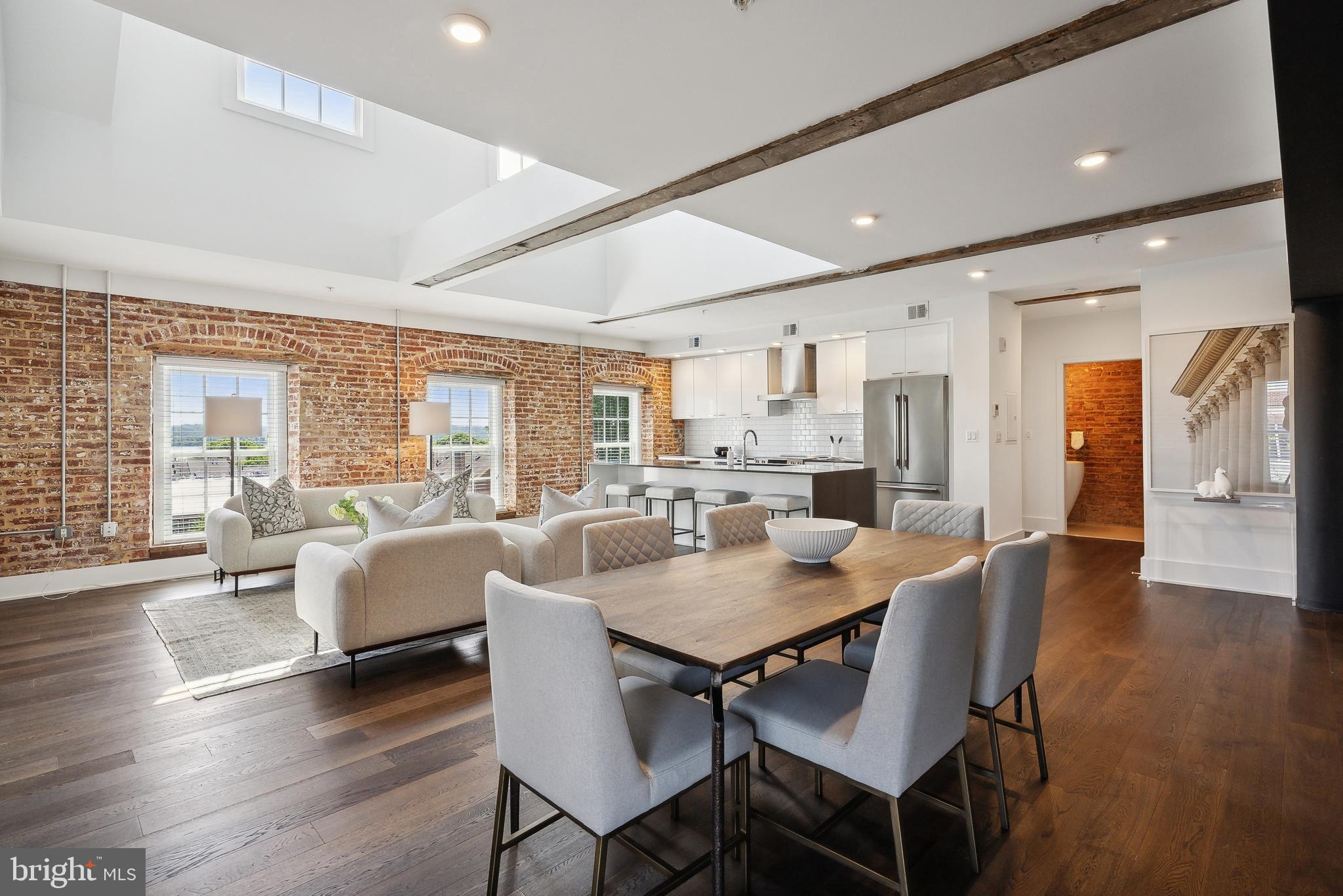 OLD TOWN ALEXANDRIA - Residential