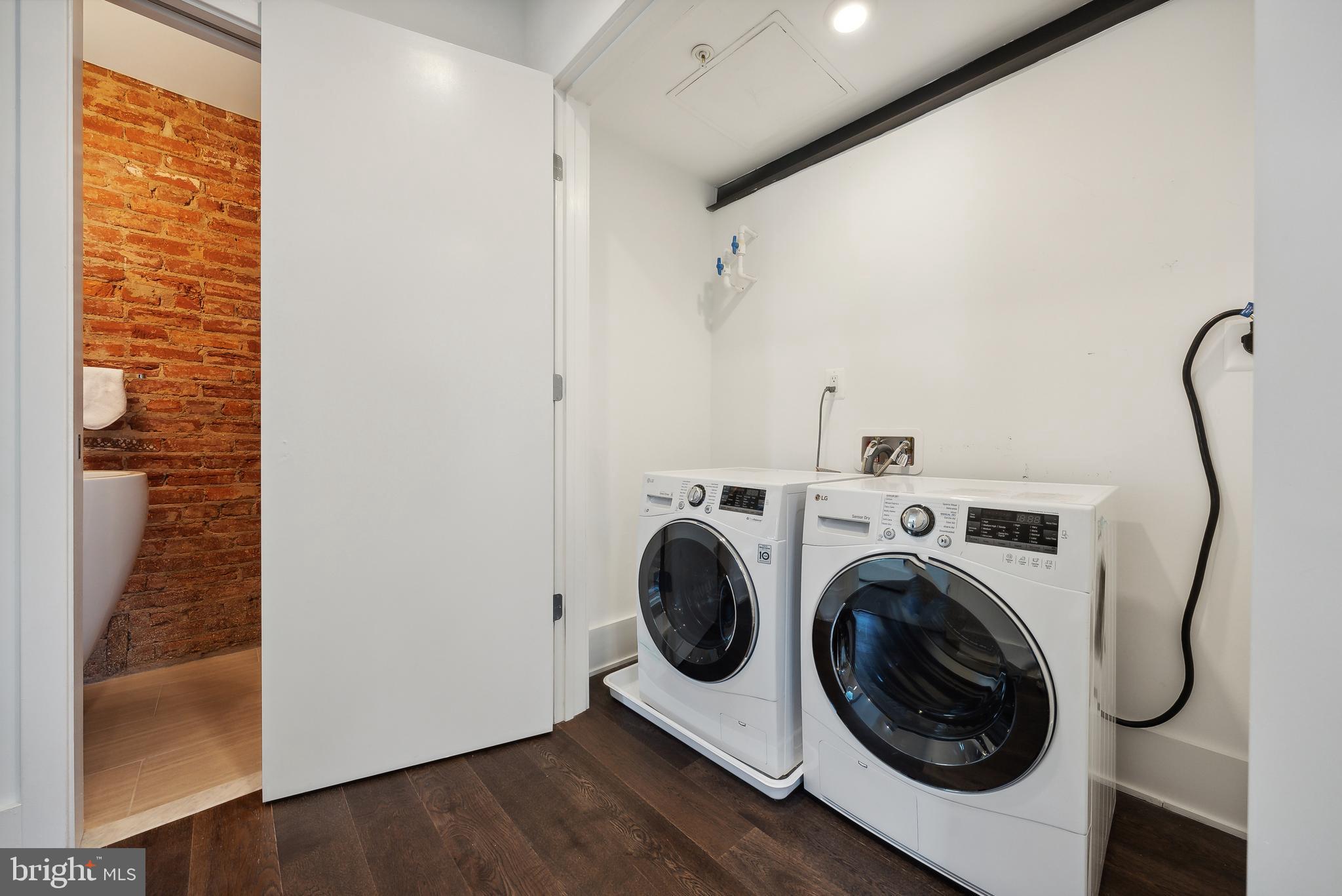 OLD TOWN ALEXANDRIA - Residential