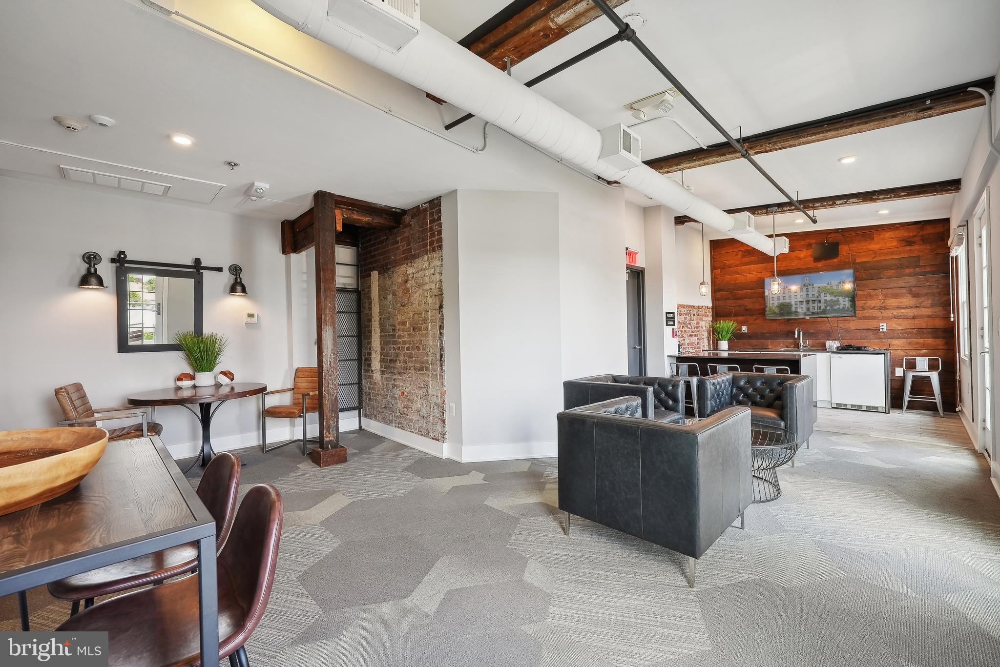 OLD TOWN ALEXANDRIA - Residential