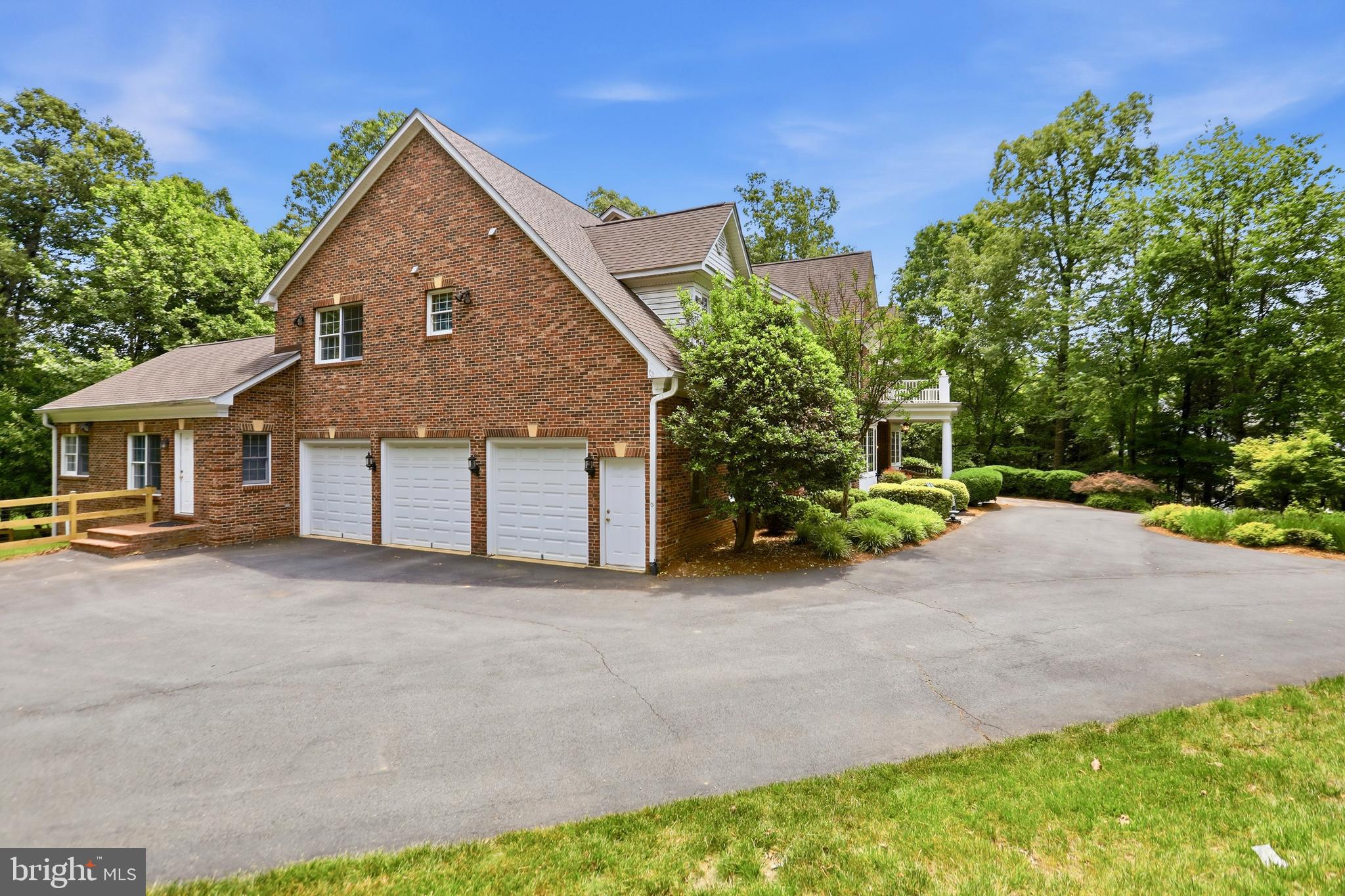 3703 WAPLES CREST COURT