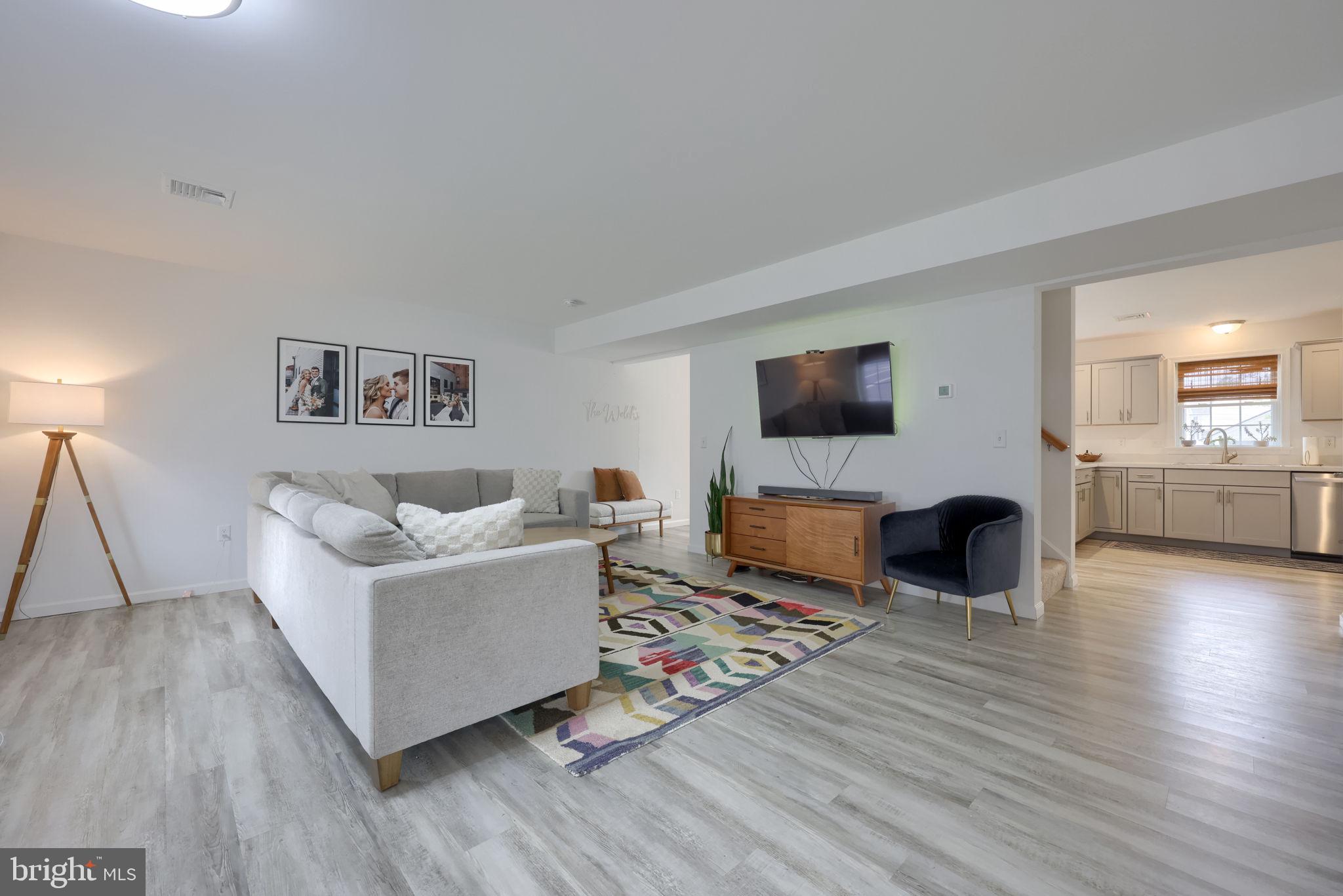 202 W FRANKLIN STREET