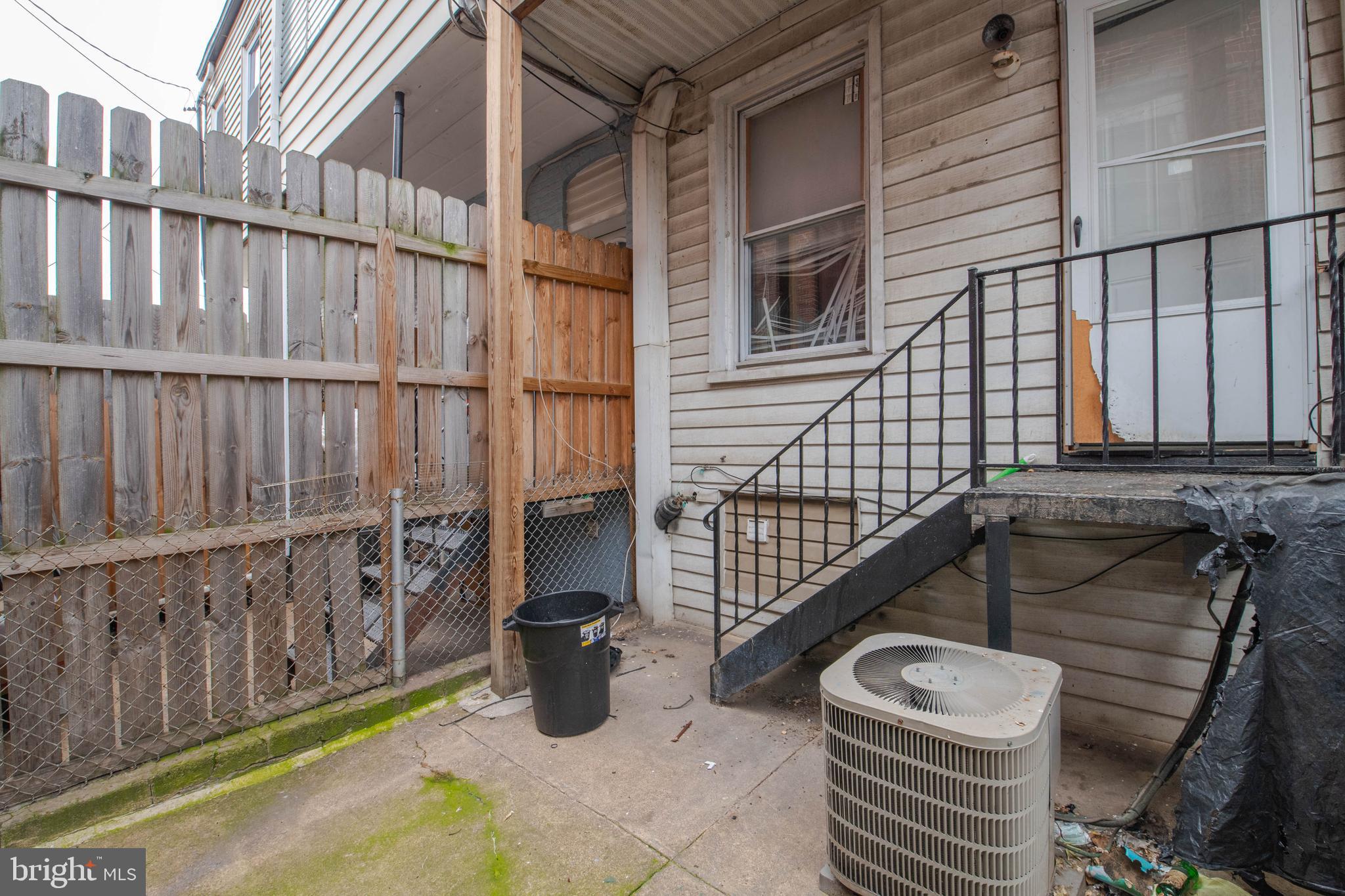 HIGHLANDTOWN - Residential