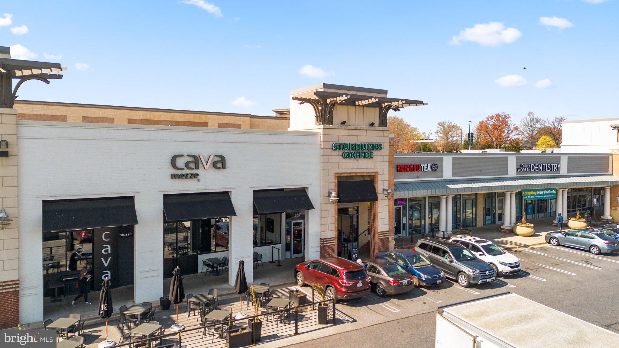 CAMELBACK VILLAGE - Residential