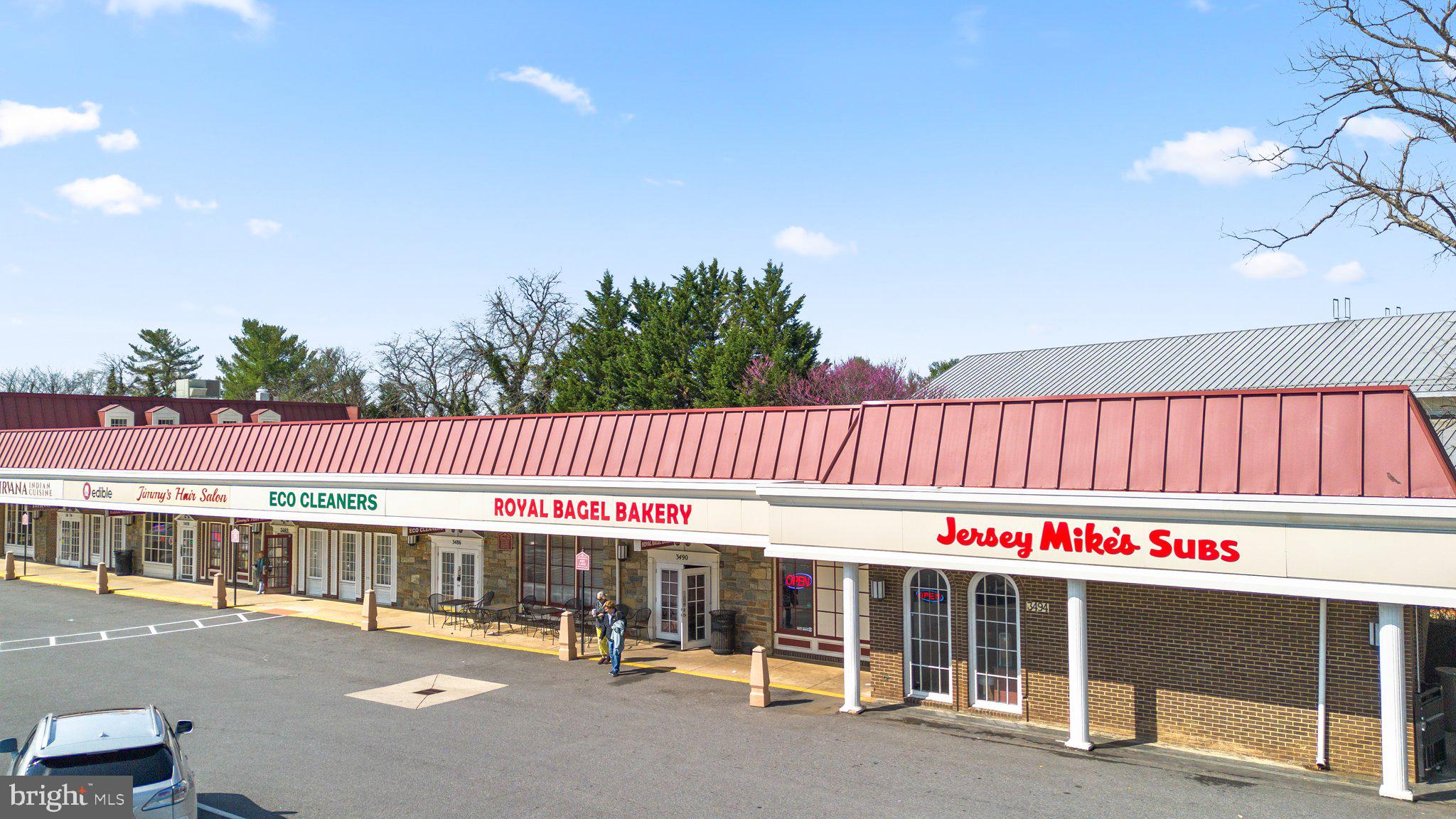 CAMELBACK VILLAGE - Residential