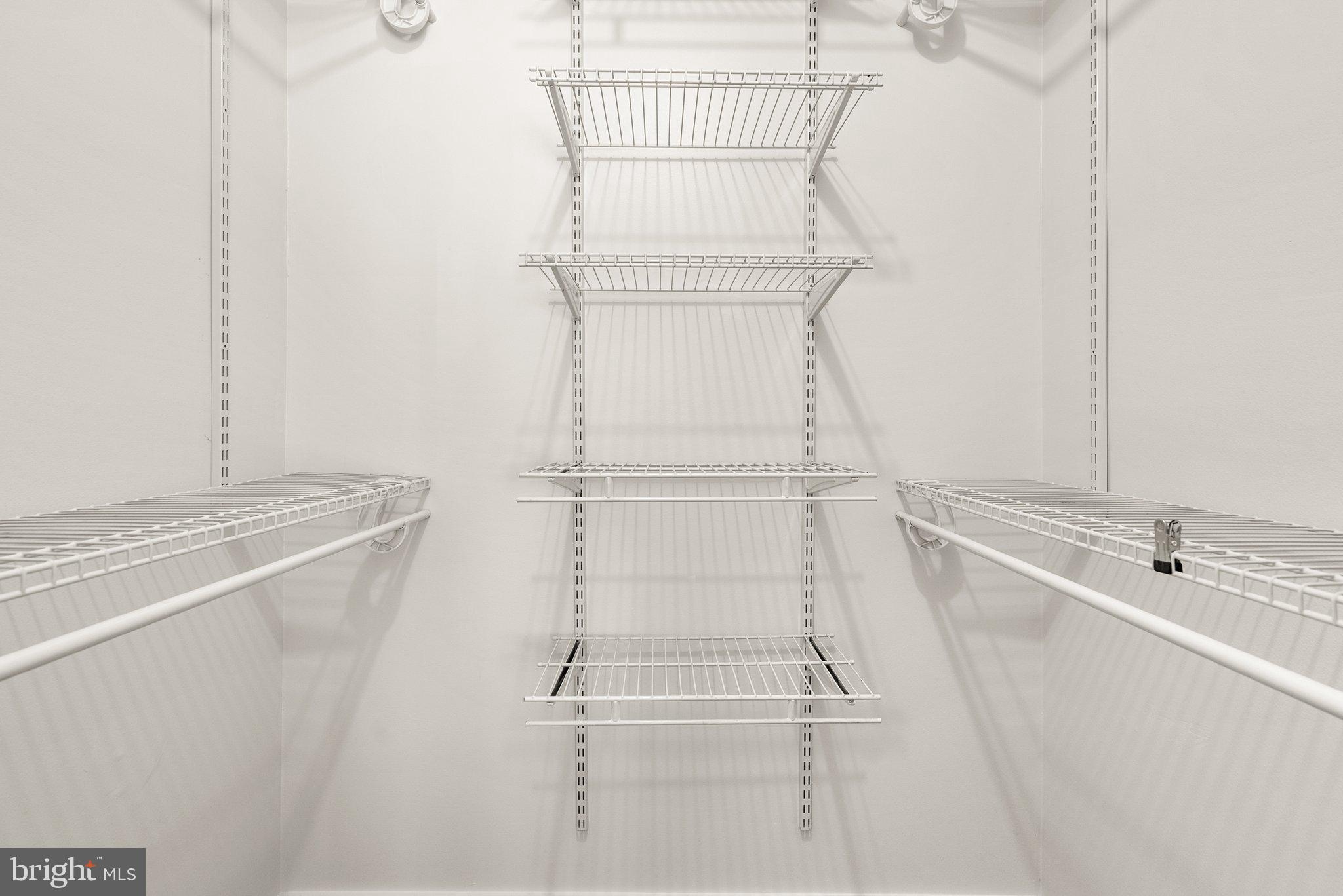 CAMELBACK VILLAGE - Residential