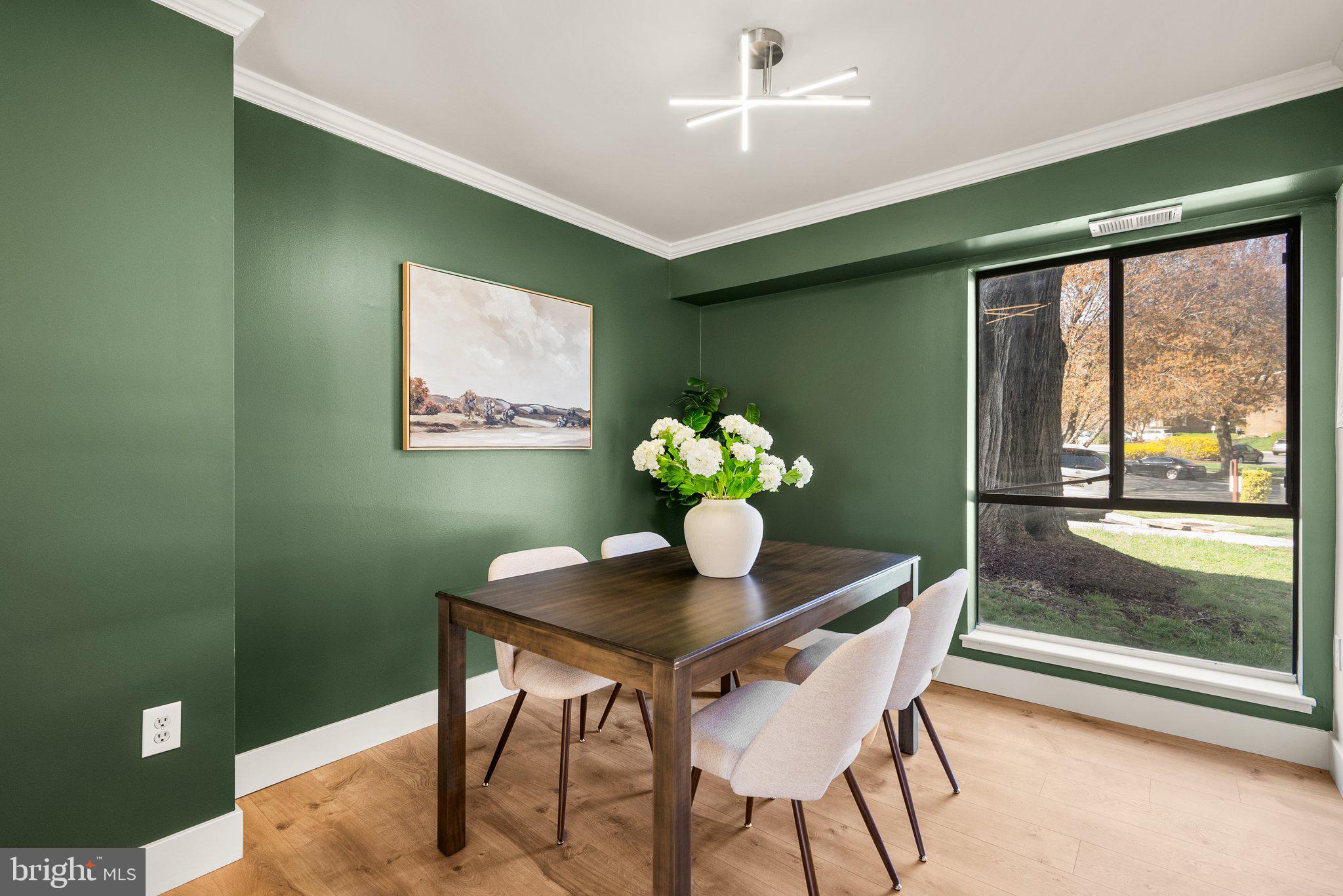 CAMELBACK VILLAGE - Residential