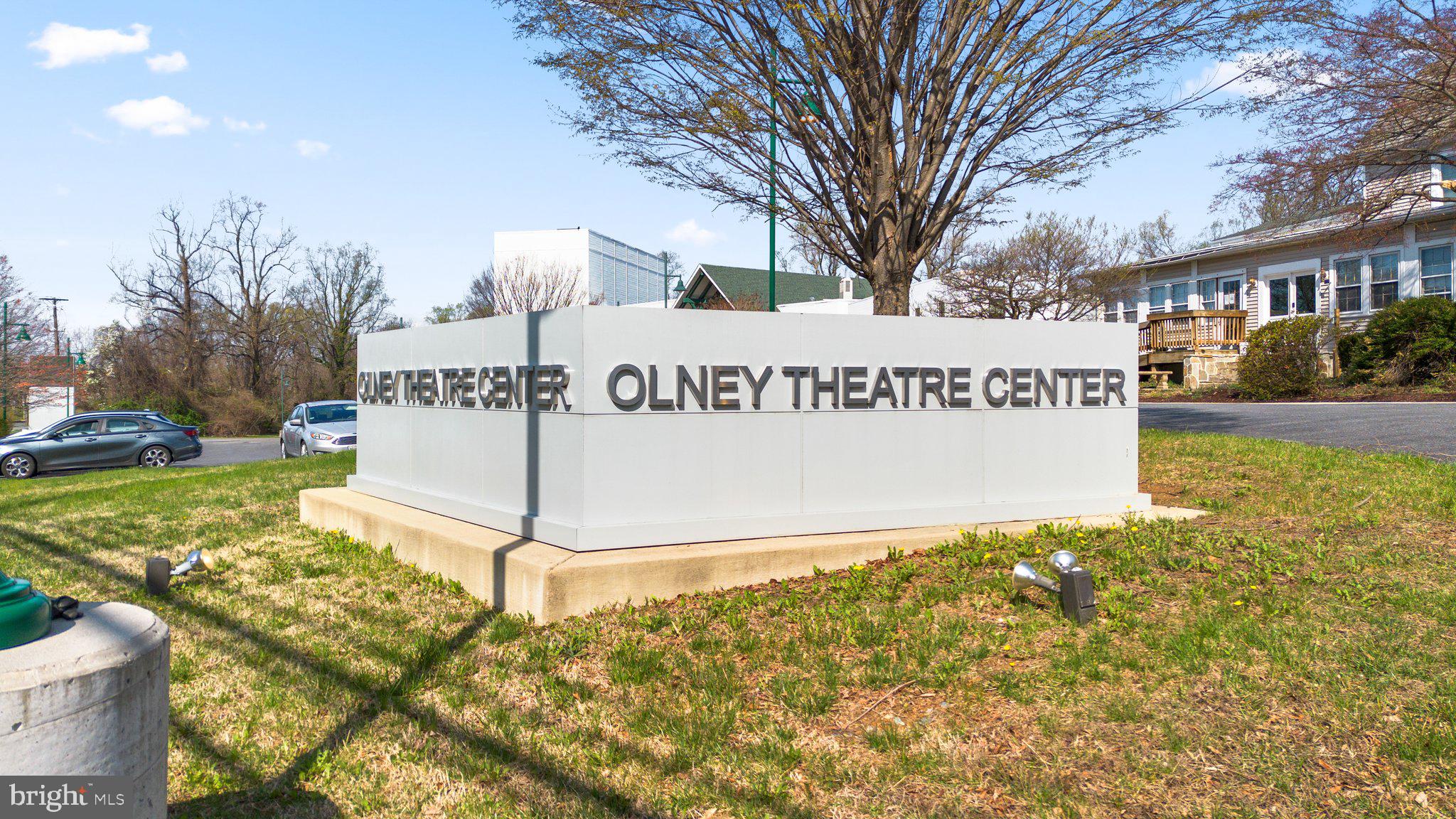 CAMELBACK VILLAGE - Residential