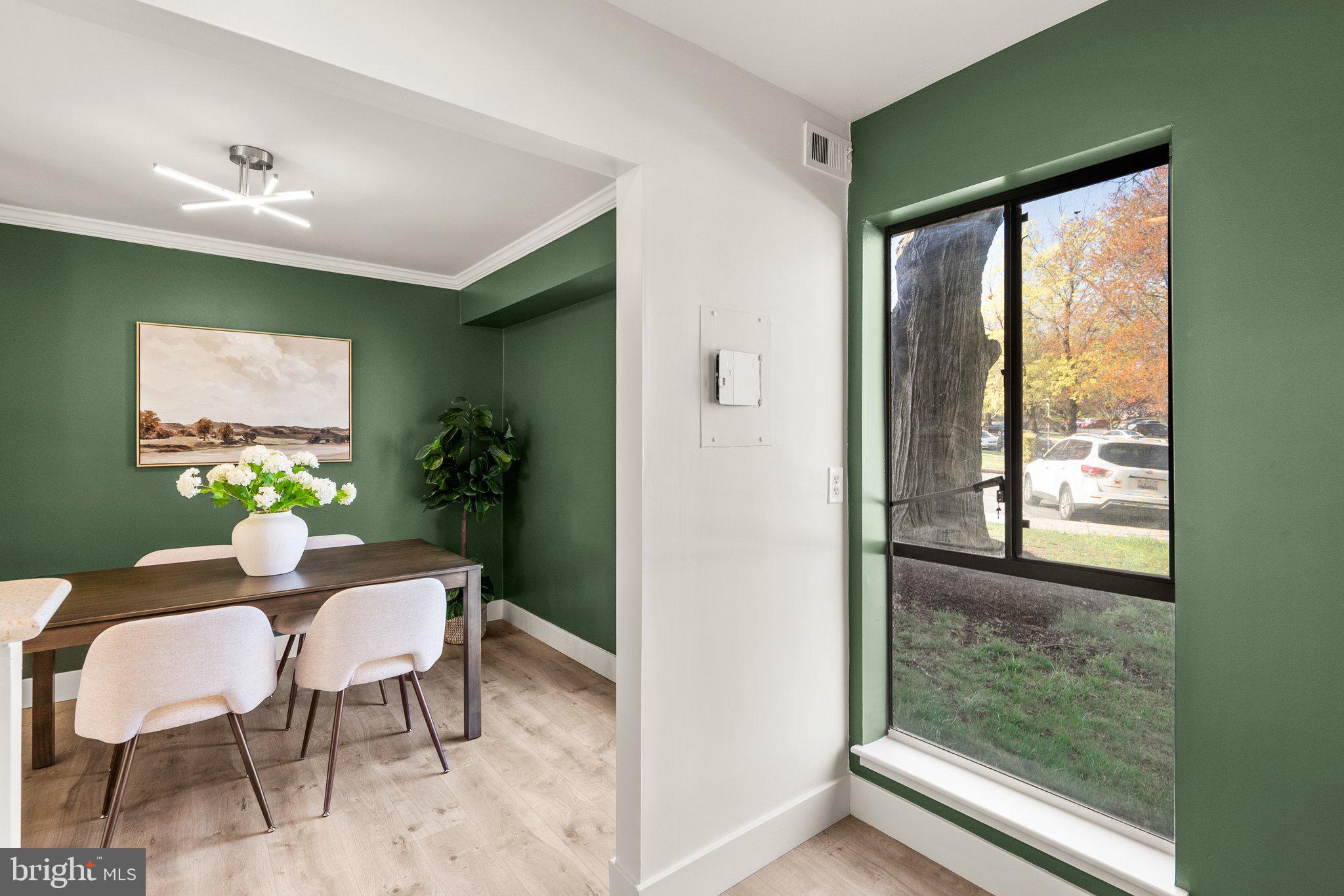 CAMELBACK VILLAGE - Residential