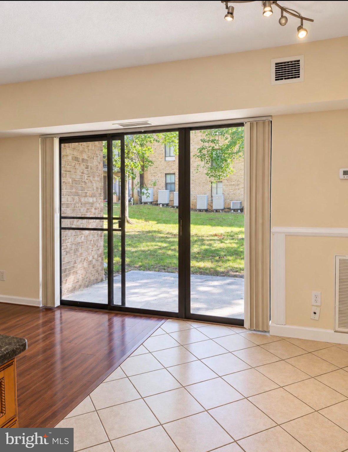 2226 CASTLE ROCK SQUARE 1B