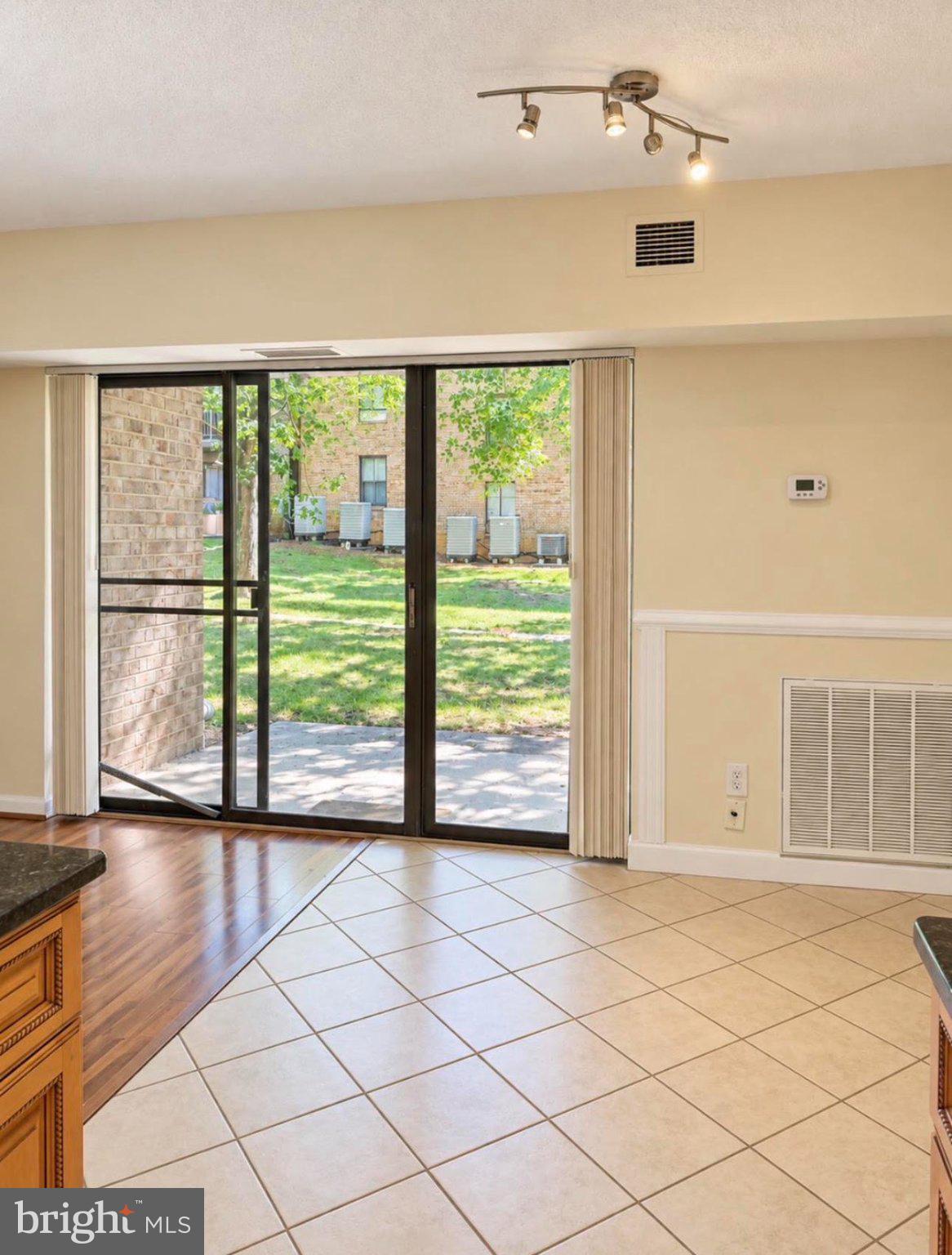 2226 CASTLE ROCK SQUARE 1B