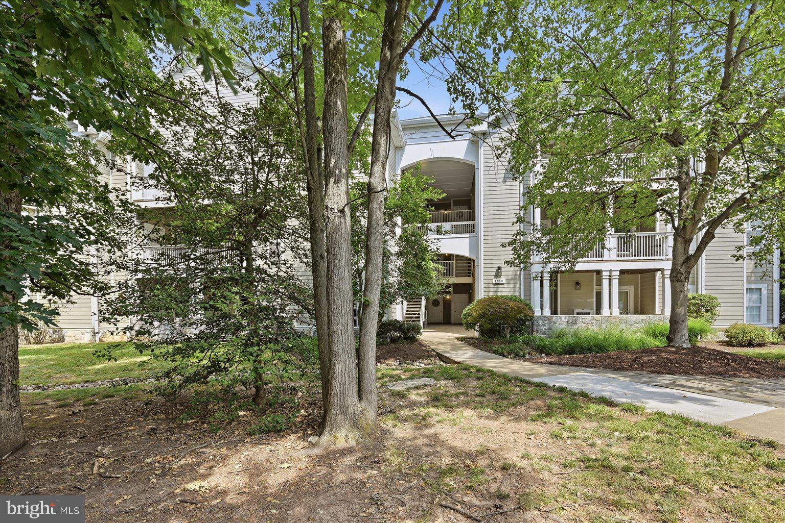 1700 LAKE SHORE CREST DRIVE 31