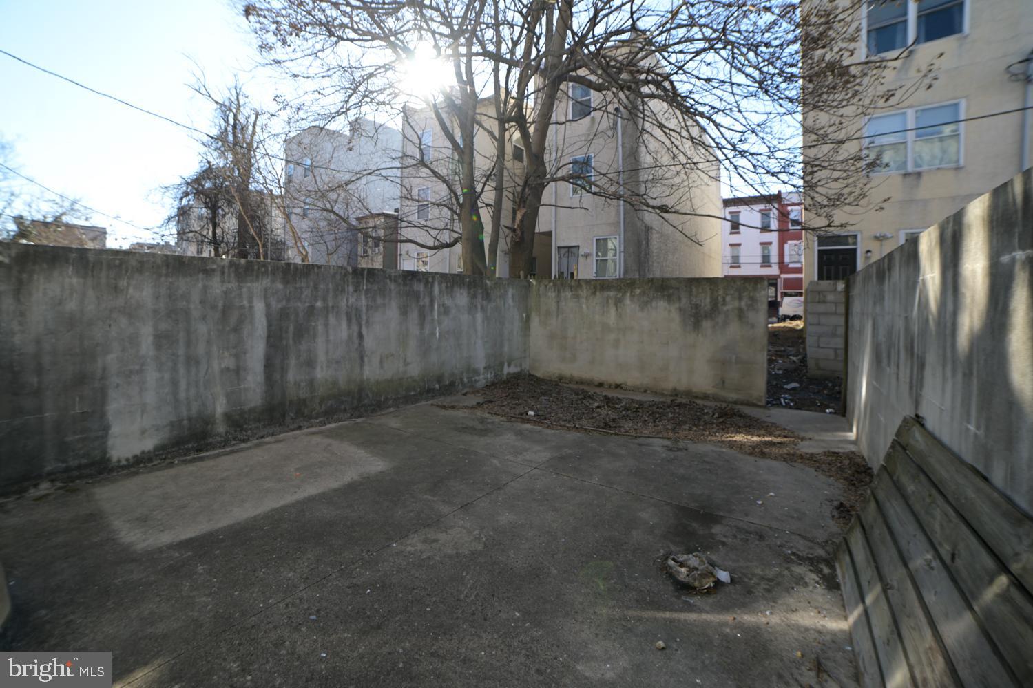 TEMPLE UNIVERSITY - Residential Lease