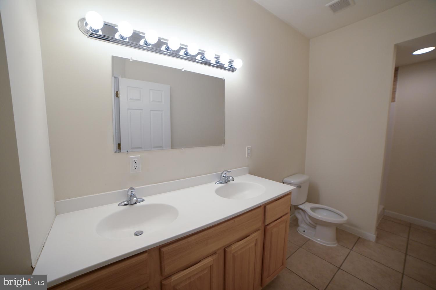 TEMPLE UNIVERSITY - Residential Lease