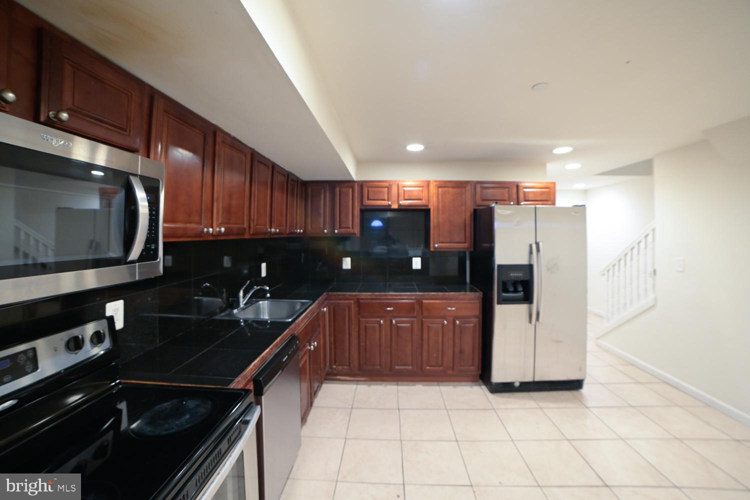 Perfect Temple University Location!
Live just steps away from Temple University at 1834 N 16th St #1—right across from the athletic fields and surrounded by a safe, student-friendly atmosphere. This apartment places you within easy walking distance to classes, dining spots, and public transportation, making your daily commute stress-free.
Spacious and Comfortable
Enjoy plenty of room in this 3-bedroom, 3-bathroom apartment, designed perfectly for roommates. Each bedroom is large enough for your privacy and comfort, plus there’s an additional den that can easily serve as a study room or hangout spot.
Great Features
Private Patio: Ideal for hanging out with friends or enjoying fresh air.
Modern Amenities: Dishwasher, in-unit laundry, and central heating/AC.
Pet-Friendly: Cats and dogs are welcome with a pet deposit.
Rent Details
Monthly Rent: $2,100 (utilities and fees separate)
Lease Start Date: August 5, 2025
Security Deposit: $2,100
If you're looking for an easygoing student life close to Temple’s campus, this is your spot!