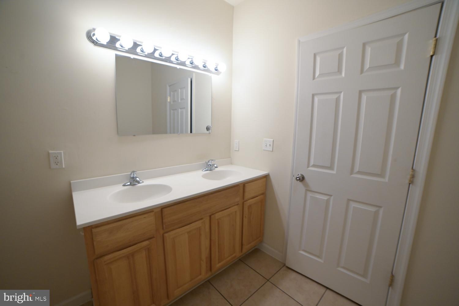 TEMPLE UNIVERSITY - Residential Lease