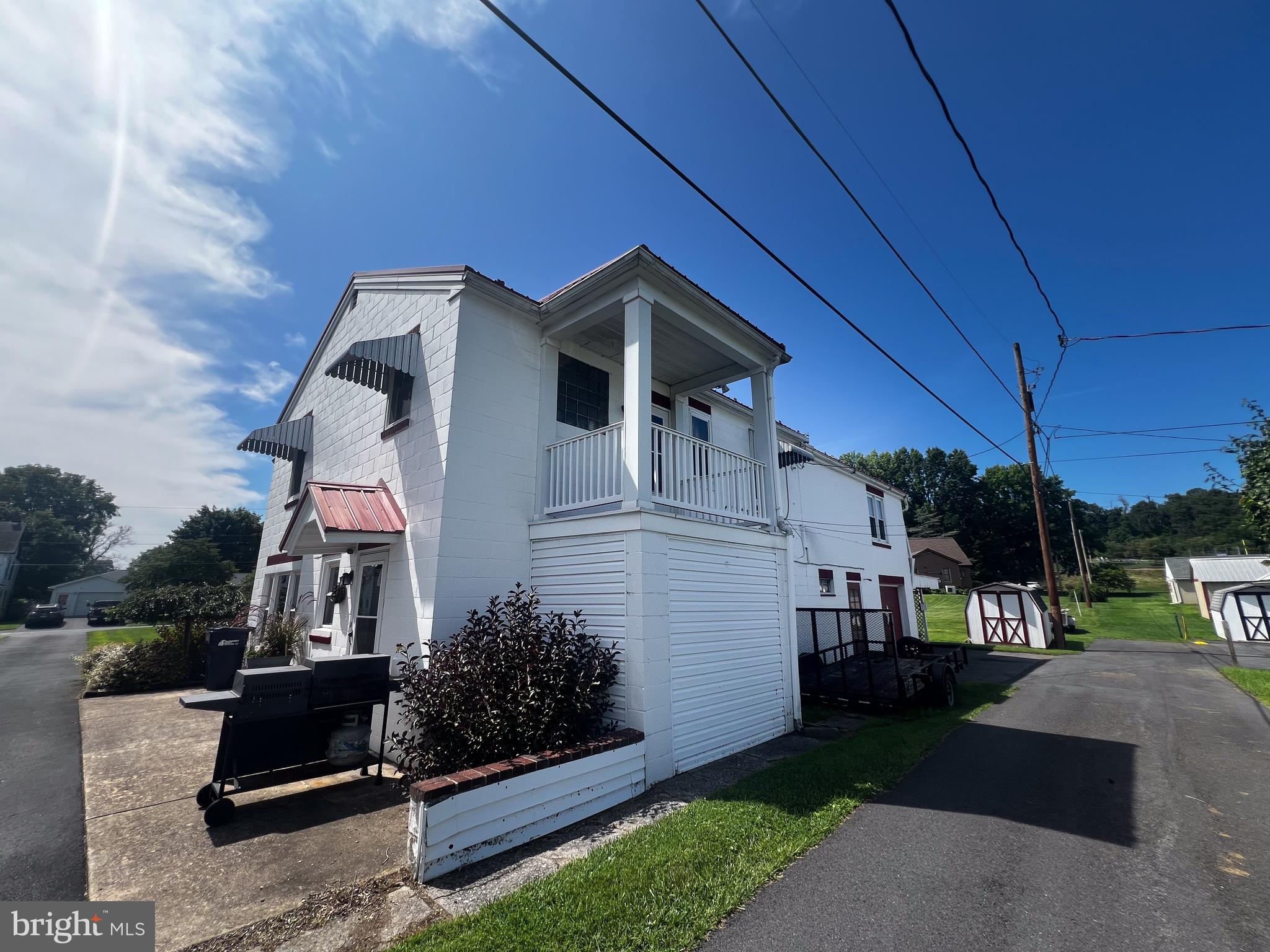 24 LAUREL STREET