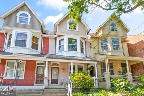 Photo of 548 W Orange Street, Lancaster, PA 17603 (MLS # PALA2053092)