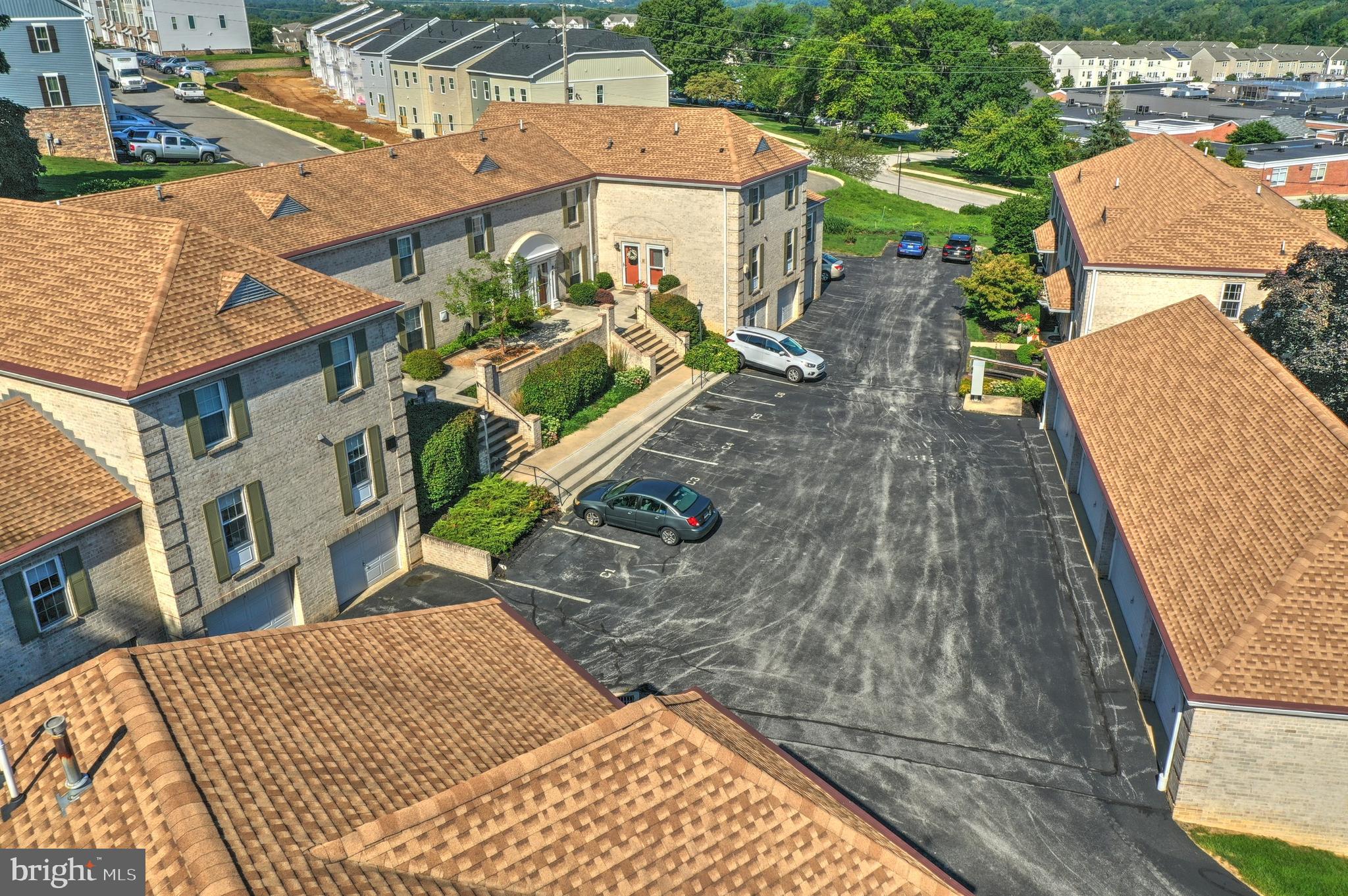 BROCKIE GREEN - Residential