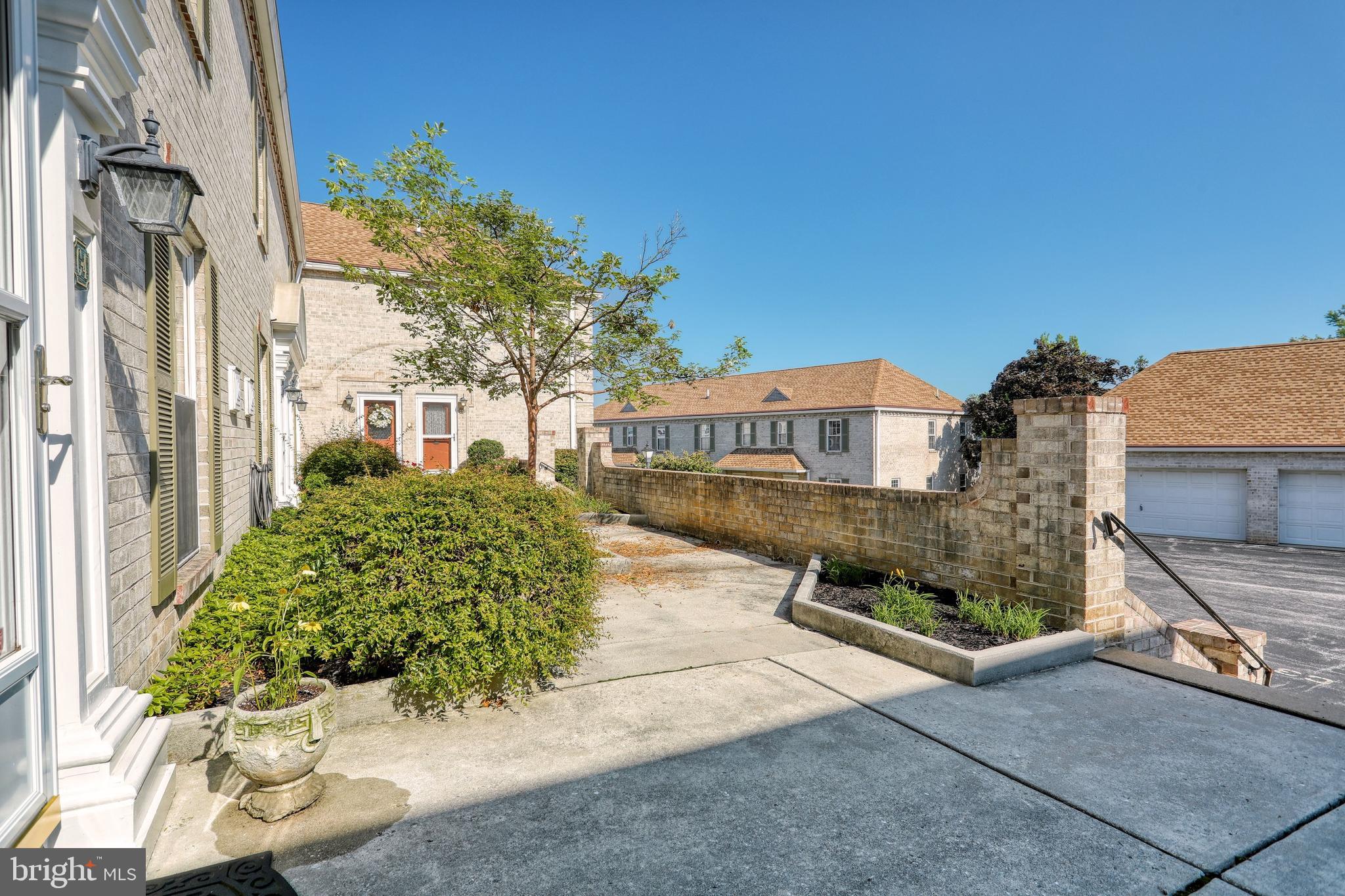 BROCKIE GREEN - Residential