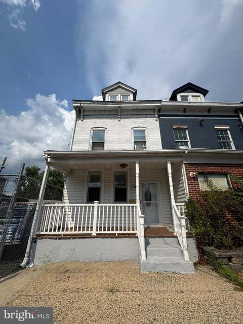 Townhouse For Sale - 150 S Olden Avenue<br/> TRENTON, NJ 08609