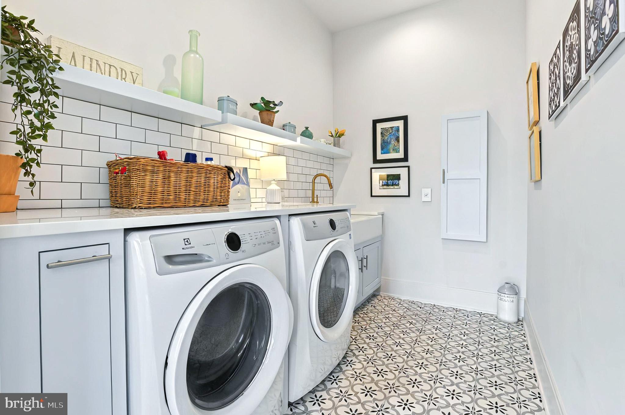 101 NORTH QUEEN - Residential