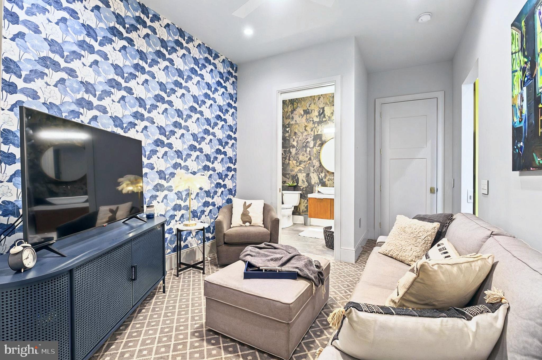 101 NORTH QUEEN - Residential