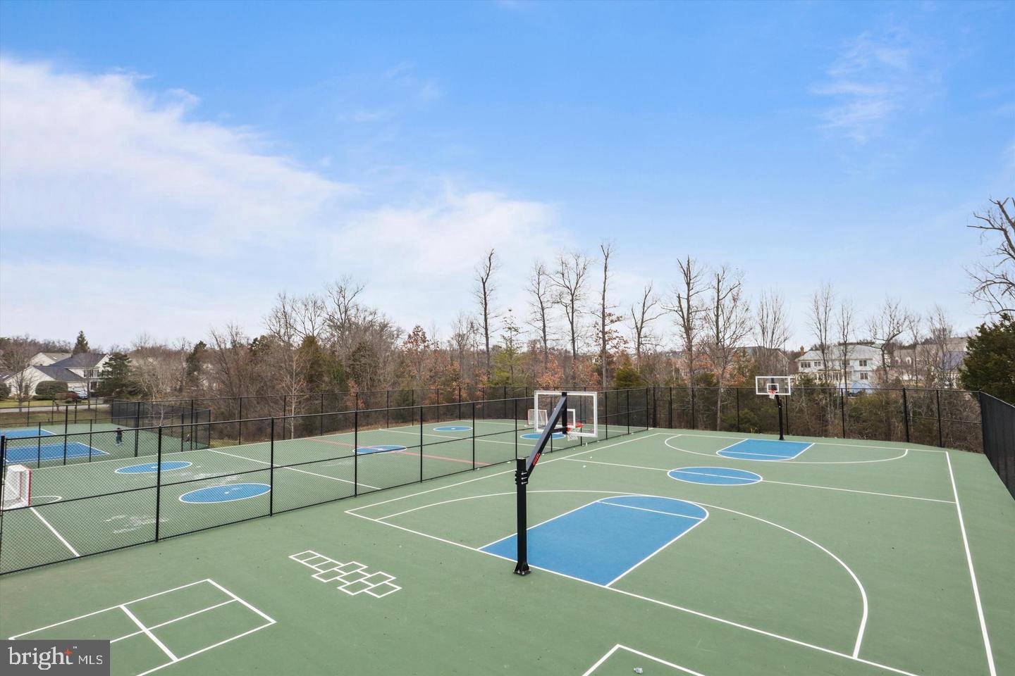 PEMBROOKE/VICTORY LAKES - Residential